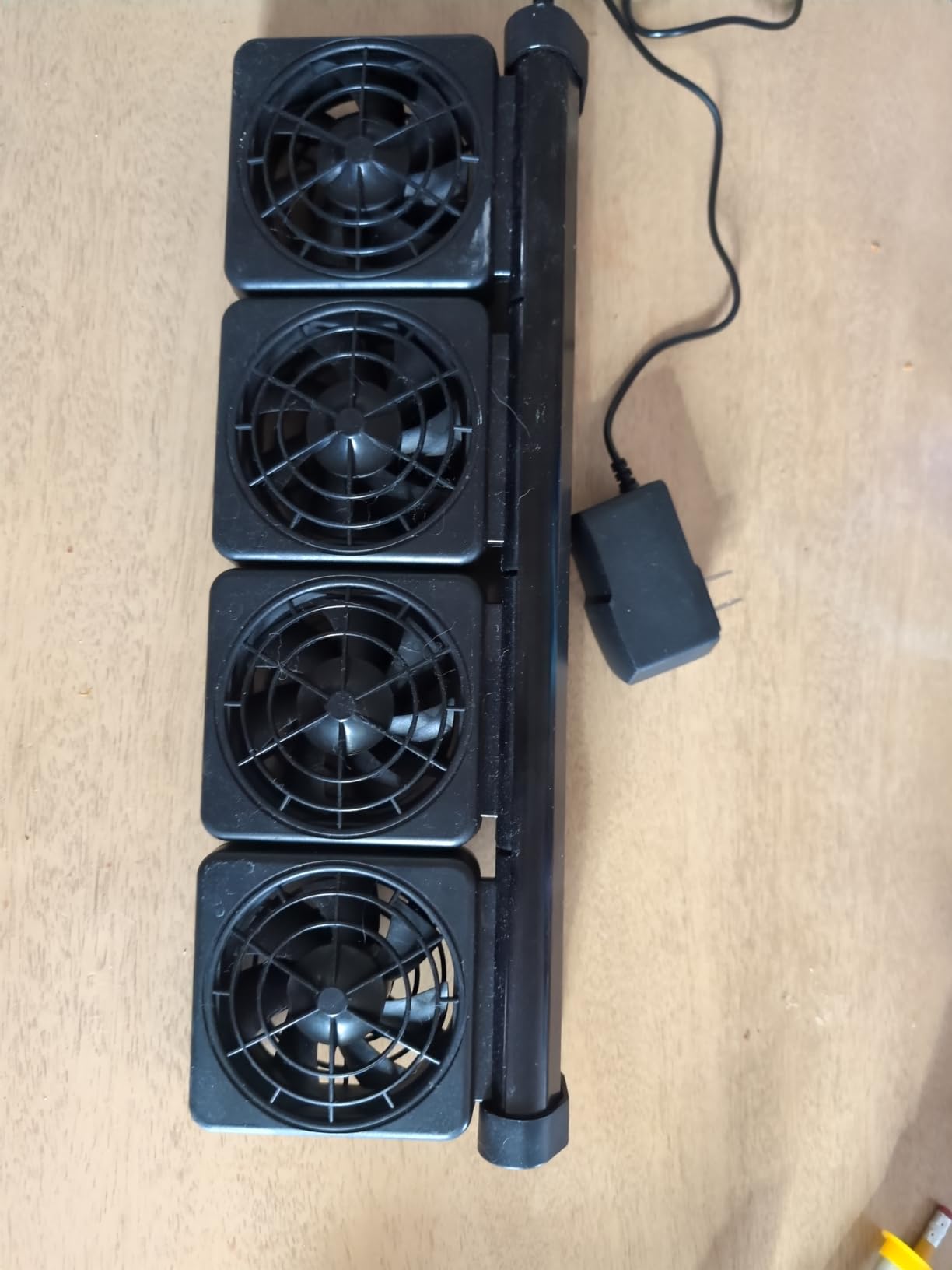 Aquarium Fan 2 3 4 Heads, Aquarium Chillers Cooling Fan Adjustable Fish Tank Cooling Fan with 2 Wind Speed Fan for Water Tank, Aquarium Tank Chiller (4 Head) customer photo 1