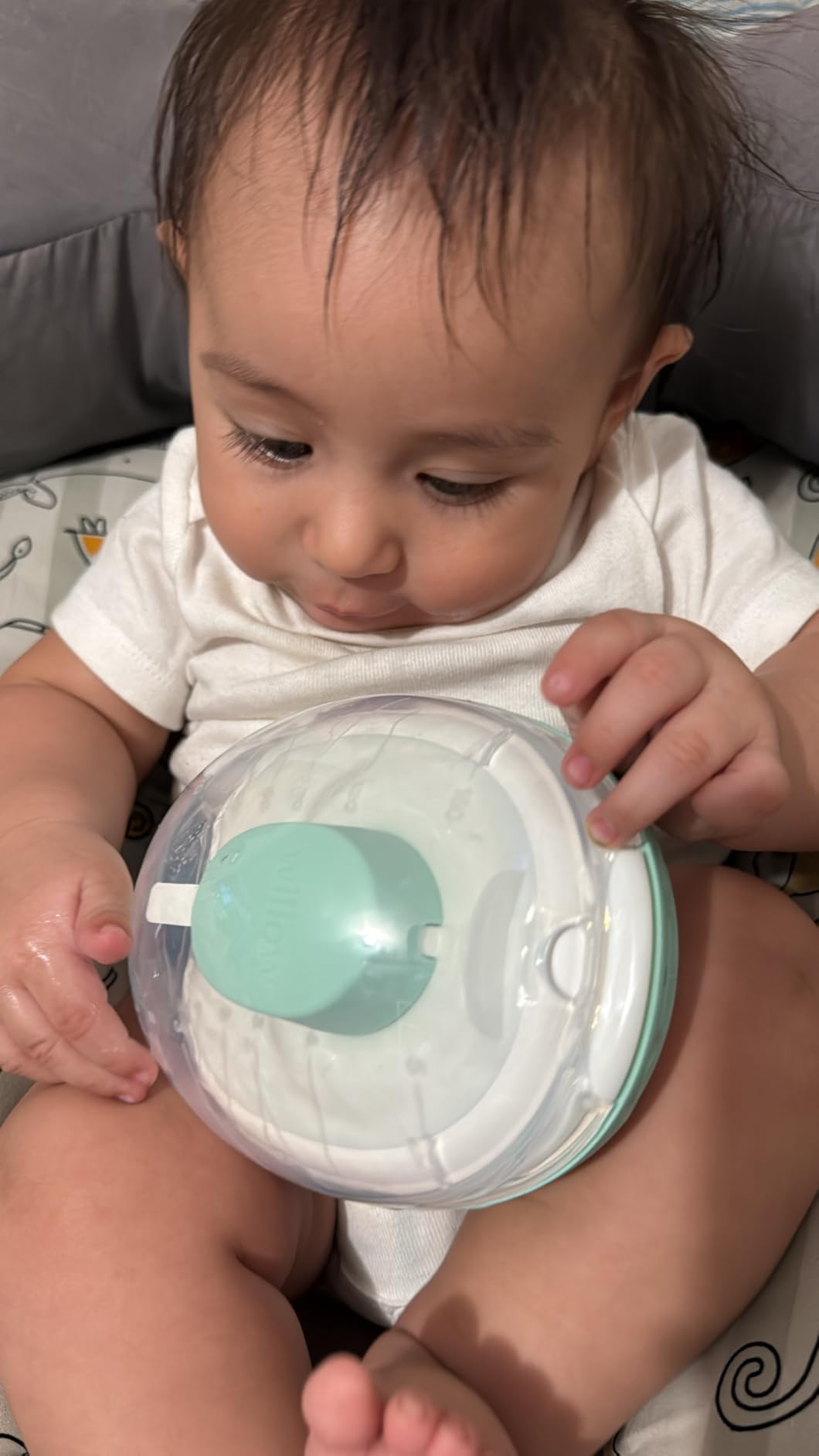 Willow Go Wearable Breast Pump, Hands Free Double Electric Breast Pump, Wireless In-Bra Design with 15 level Hospital Grade Suction, includes 24mm & 21mm Flanges & 5oz Reusable Containers, App enabled | Wireless in-bra design, 15 level hospital grade suction, includes 24mm & 21mm flanges, 5oz reusable containers, app enabled customer photo 1