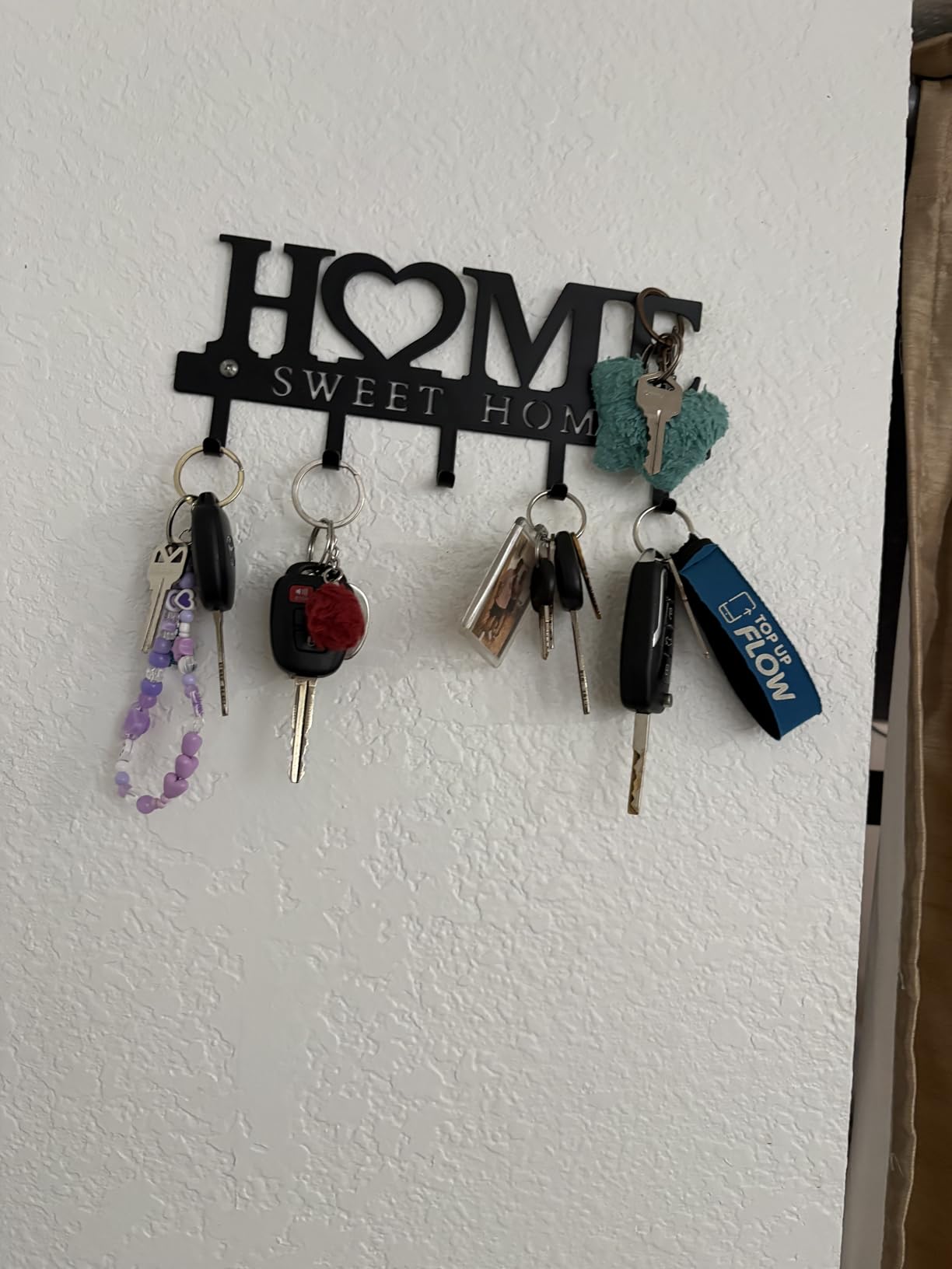 Entryway Wall Key Holder with 5 Hooks, Metal Key Rack Wall Mount for Keys, Bags and Leashes, Decorative Organizer for Entryway, Mudroom or Hallway, Sweet Home Design, 9.8 inches, Black customer photo 2