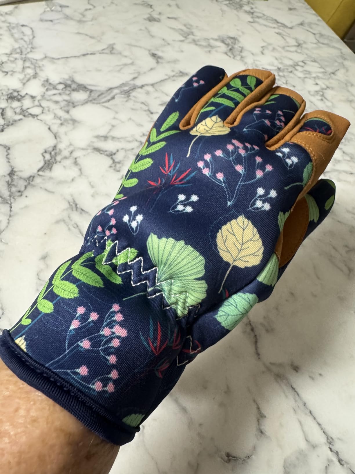 Womens Gardening Weeding Working Gloves, Leather Garden Glove for Women Thorn Proof No Stab for Digging, Planting,Pruning customer photo 2