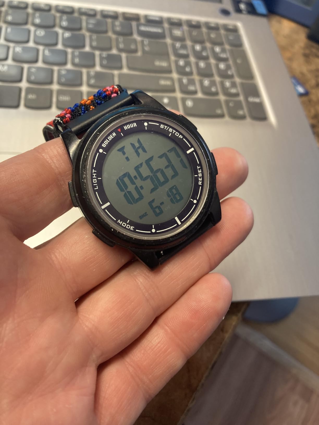 GOLDEN HOUR Ultra-Thin Minimalist Sports Waterproof Digital Men's Watches with Wide-Angle Display Rubber Strap Wristwatch for Men Women customer photo 1