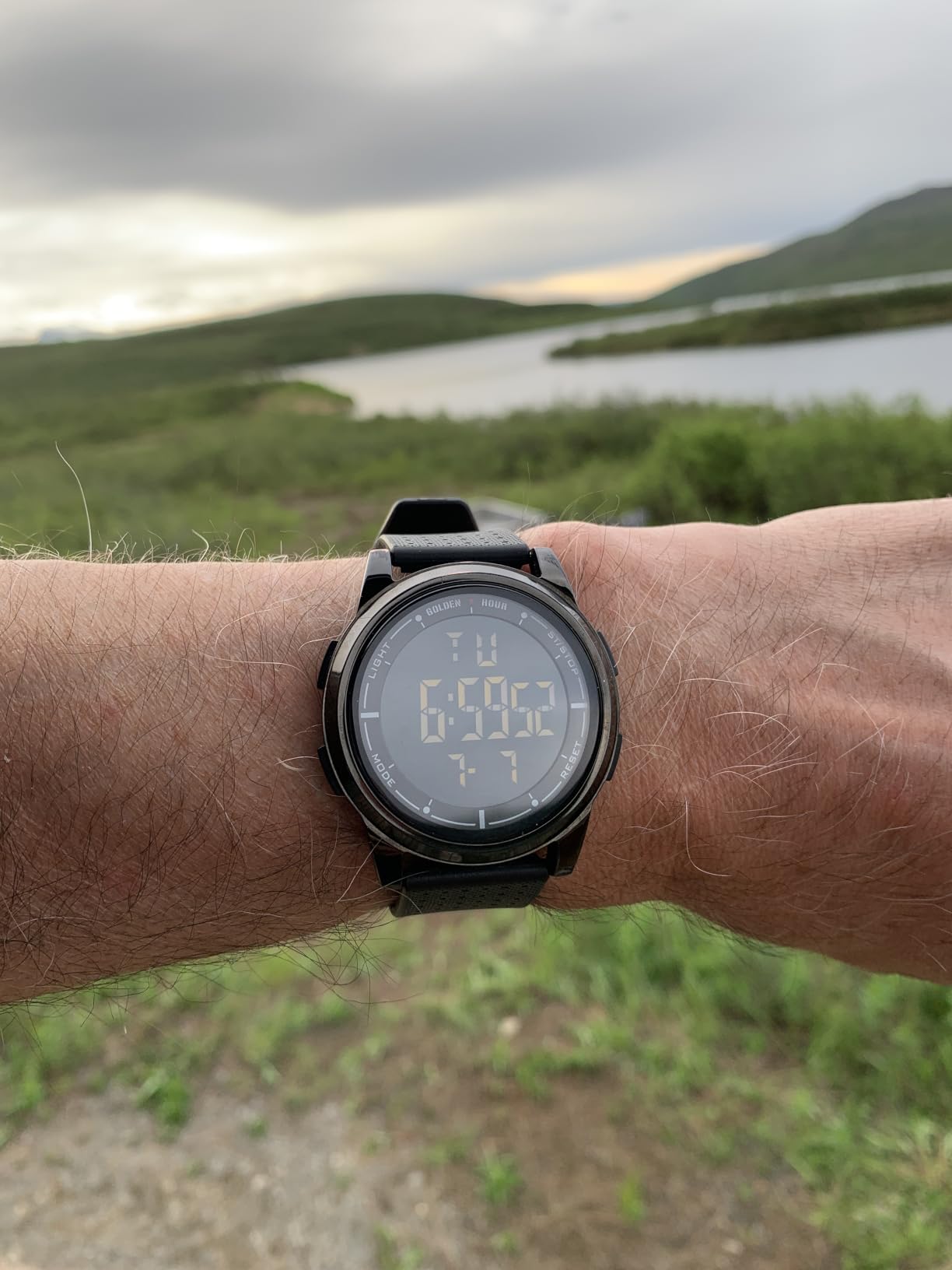 GOLDEN HOUR Ultra-Thin Minimalist Sports Waterproof Digital Men's Watches with Wide-Angle Display Rubber Strap Wristwatch for Men Women customer photo 2