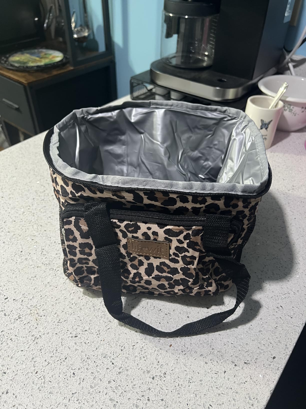 Lifewit Medium Lunch Bag, Insulated Lunch Box, Soft Cooler Cooling Tote for Adult Men Women, Black 12-Can (9L) customer photo 1