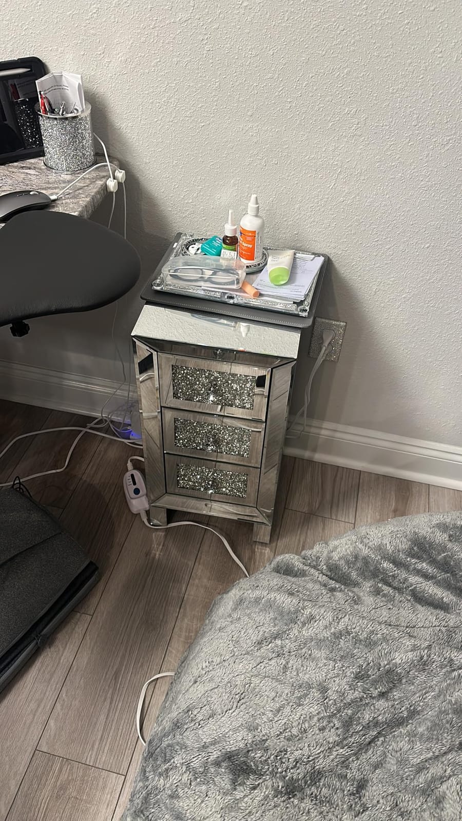 VINGLI Mirrored Nightstands Set of 2, 23
