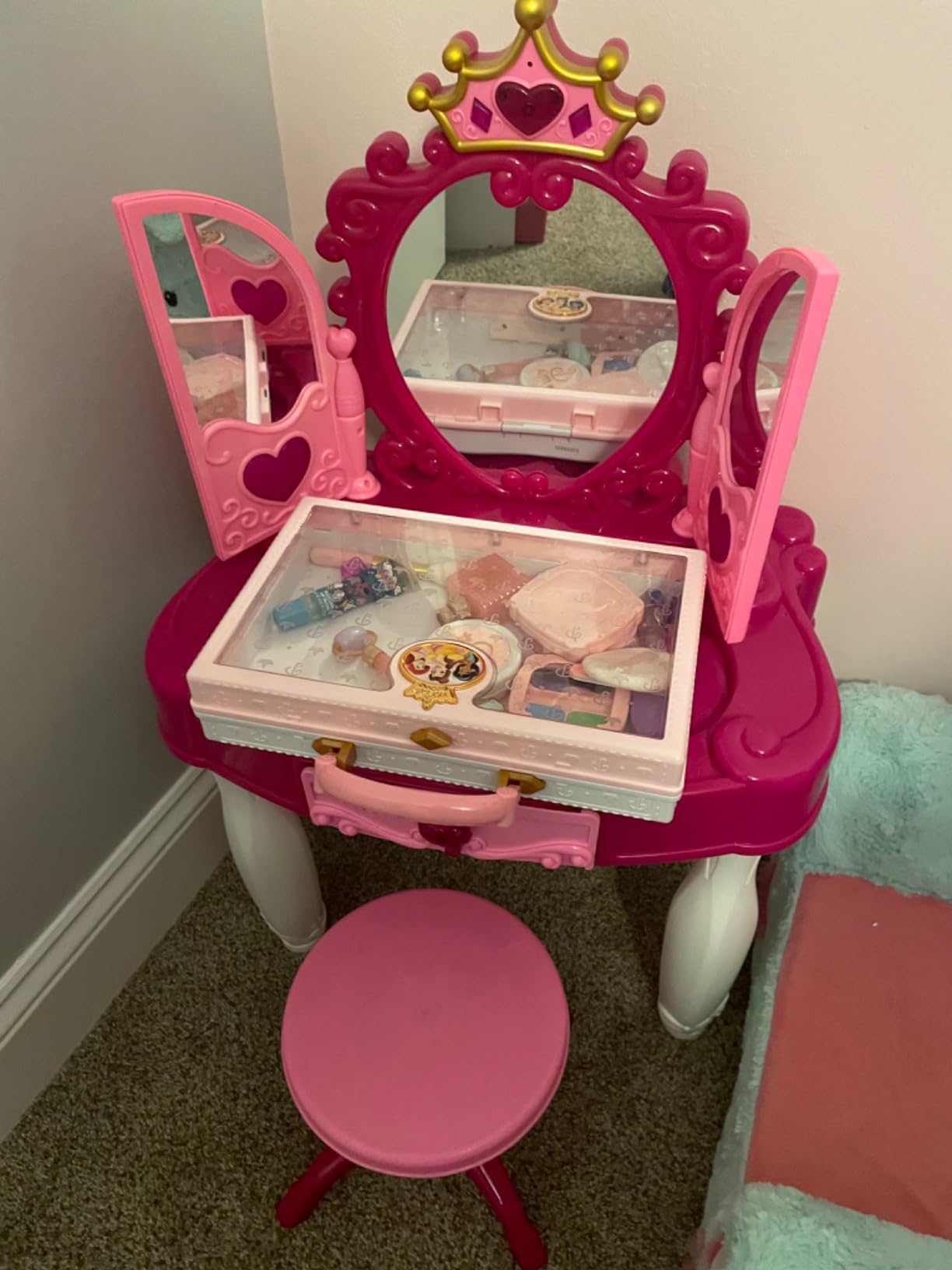 Eohemeral Toddler Kids Vanity with Music Mirror & Chair customer photo 1