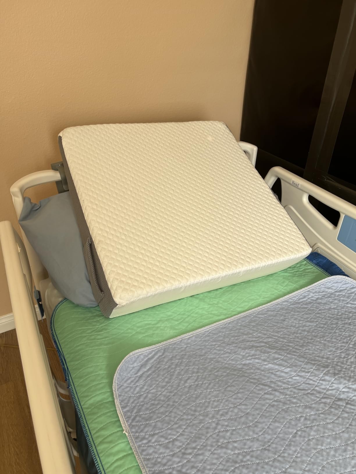 Cozymaker 7.5-inch Bed Wedge Pillow for Sleeping Back Support Pain Relief | Cooling Memory Foam Incline Wedge for Sleeping After Surgery, Gerd Acid Reflux, Neck Pain, Snoring, Removable Washable Cover customer photo 2