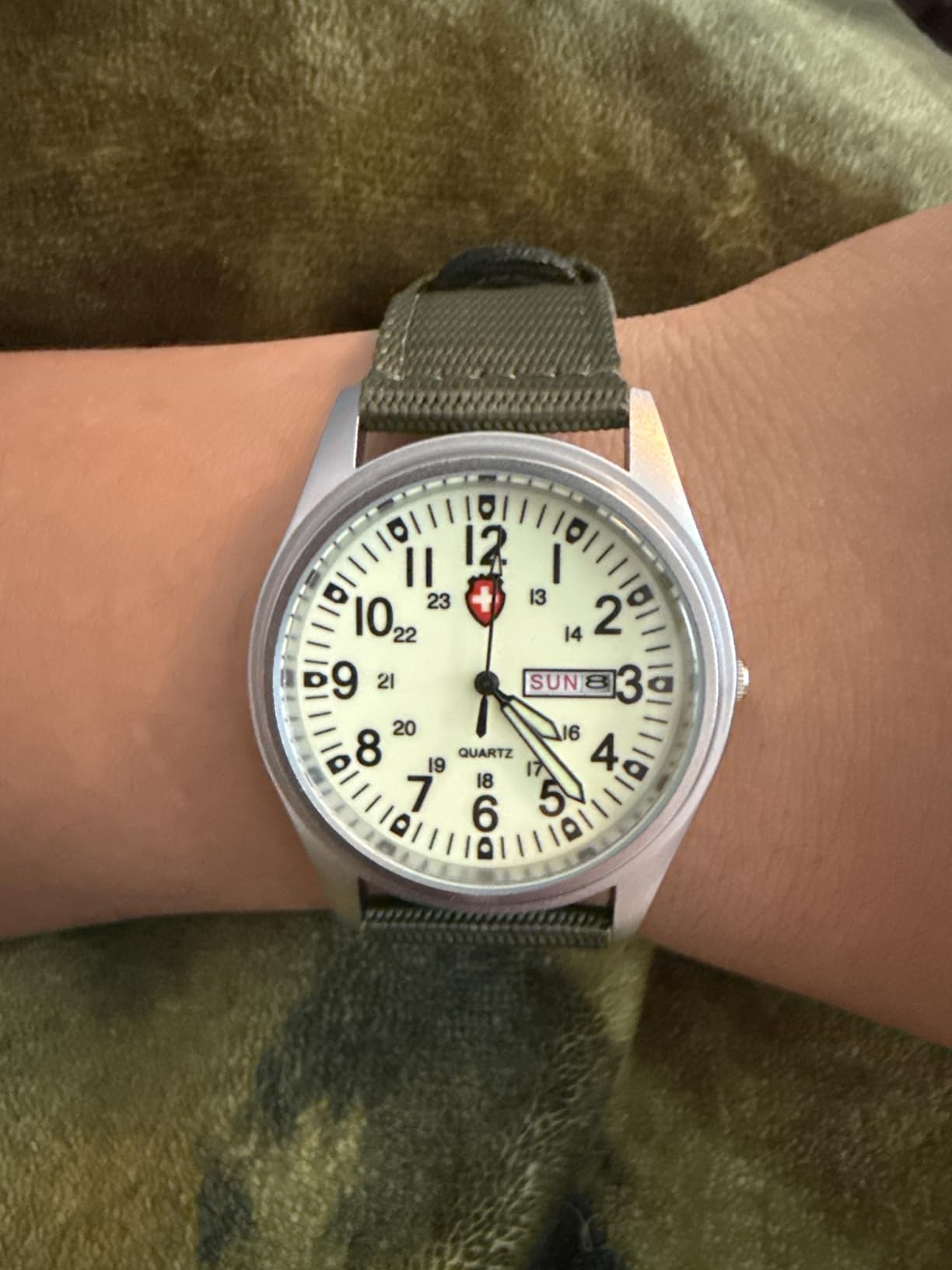 Gosasa Unisex Military Field Watch, Analog Quartz Watch with Nylon Strap customer photo 1