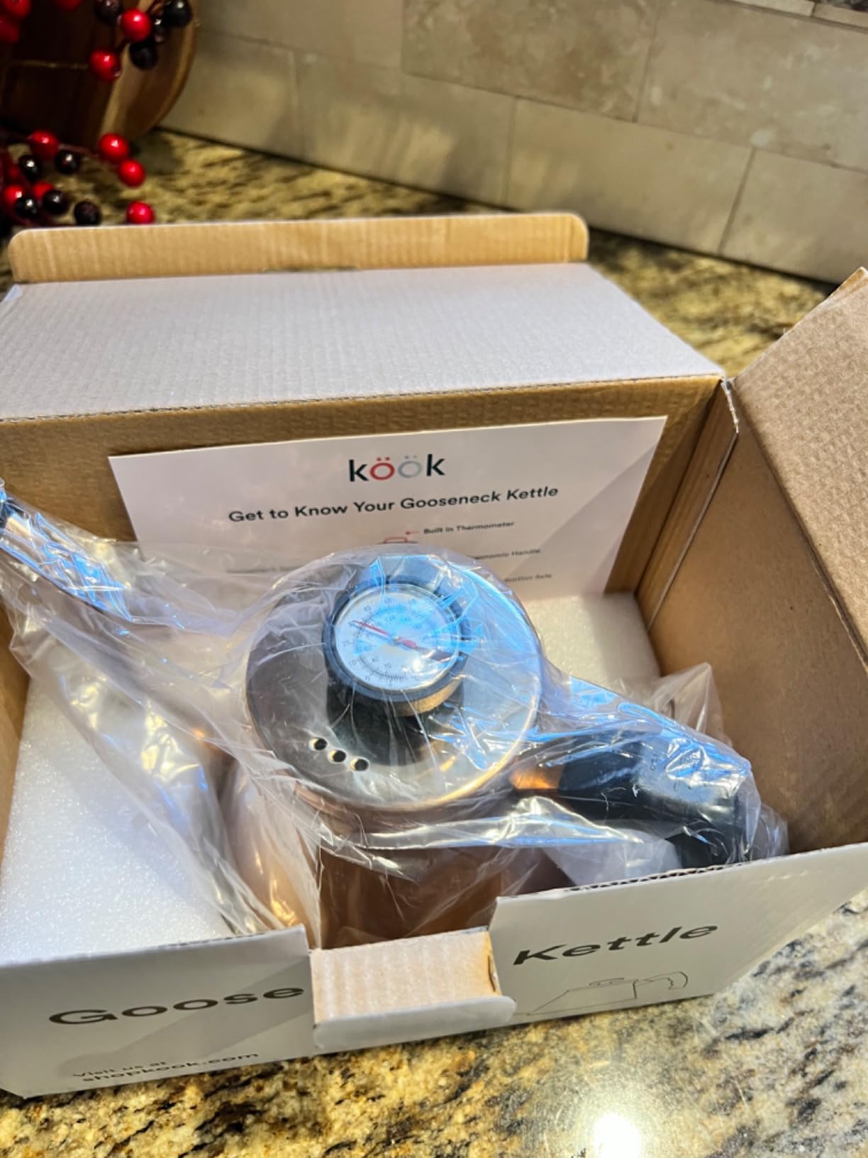 Kook Gooseneck Kettle, Kettle Stovetop, with Thermometer, Tea Pot, for Pour Over Coffee & Tea, Temperature Gauge, Electric, Compatible for Gas Stovetop, 3 Ply Stainless Steel Base, 27 oz, (White) customer photo 2