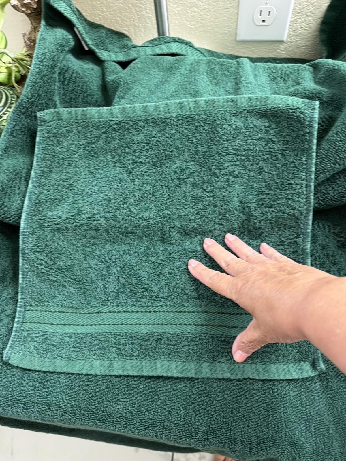 COZYART Luxury Bath Towel Set 6 Pcs, Sage Green 100% Turkish Cotton 650 GSM customer photo 2