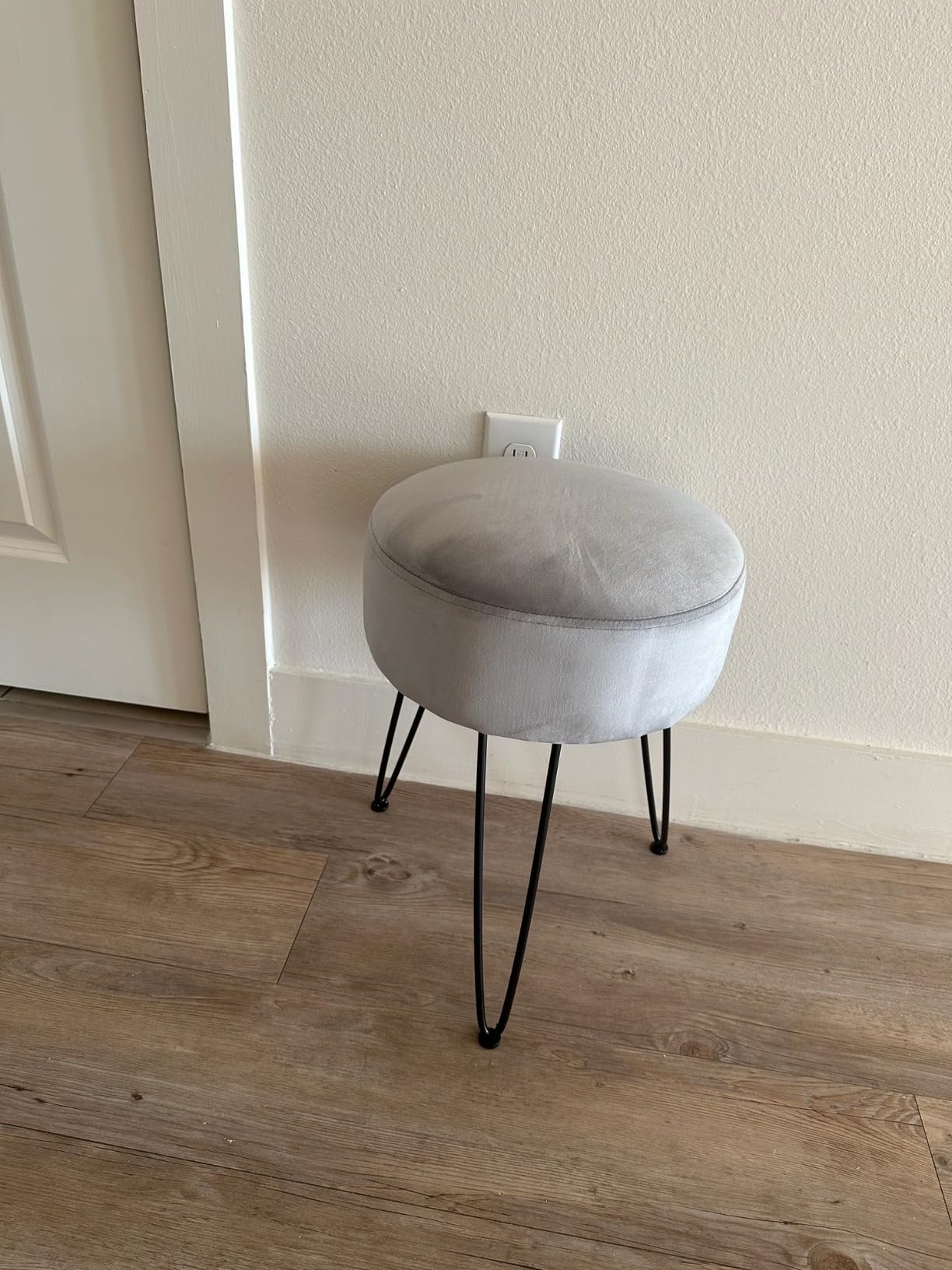 LUE BONA Vanity Stool, White Vanity Stools for Makeup Room, Round Ottoman Foot Stool, Velvet Footrest Vanity Chair for Bathroom Vanity, Bedroom, Living Room, Entryway, Offices customer photo 2