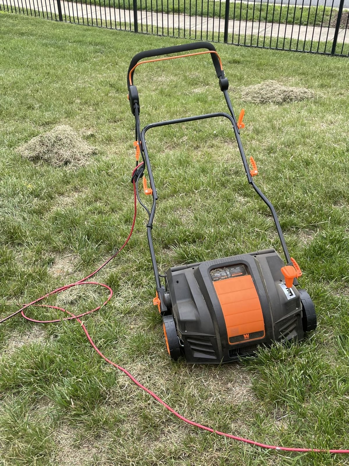 WEN DT1516 16-Inch 15-Amp 2-in-1 Electric Dethatcher and Scarifier with Collection Bag, Black customer photo 2