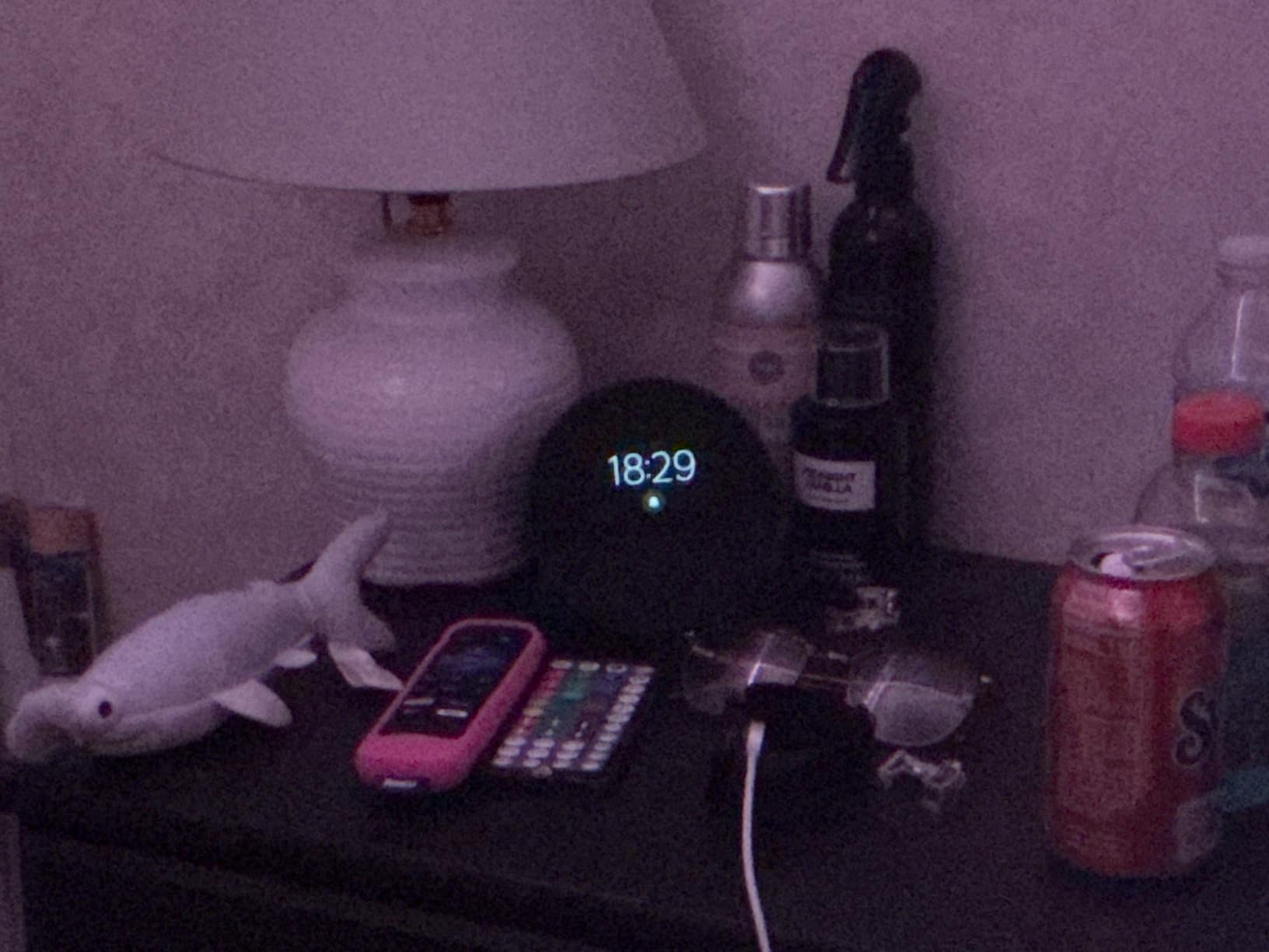 Amazon Echo Spot (newest model), Great for nightstands, offices and kitchens, Smart alarm clock, Designed for Alexa+, Glacier White customer photo 2