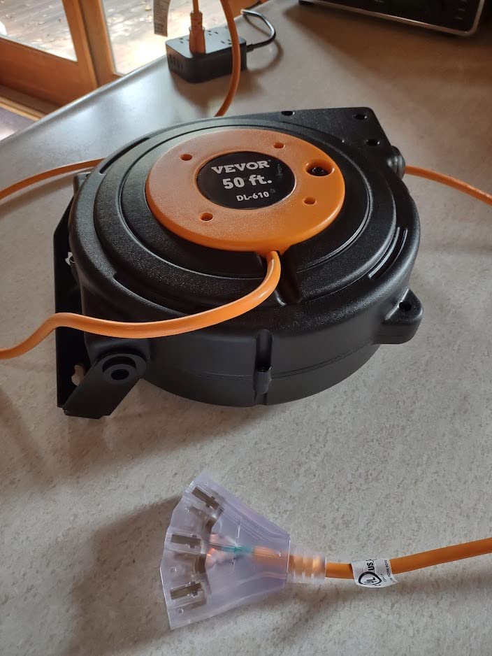 VEVOR 50FT Retractable Extension Cord Reel, Heavy Duty 14AWG/3C SJTOW Cord customer photo 2