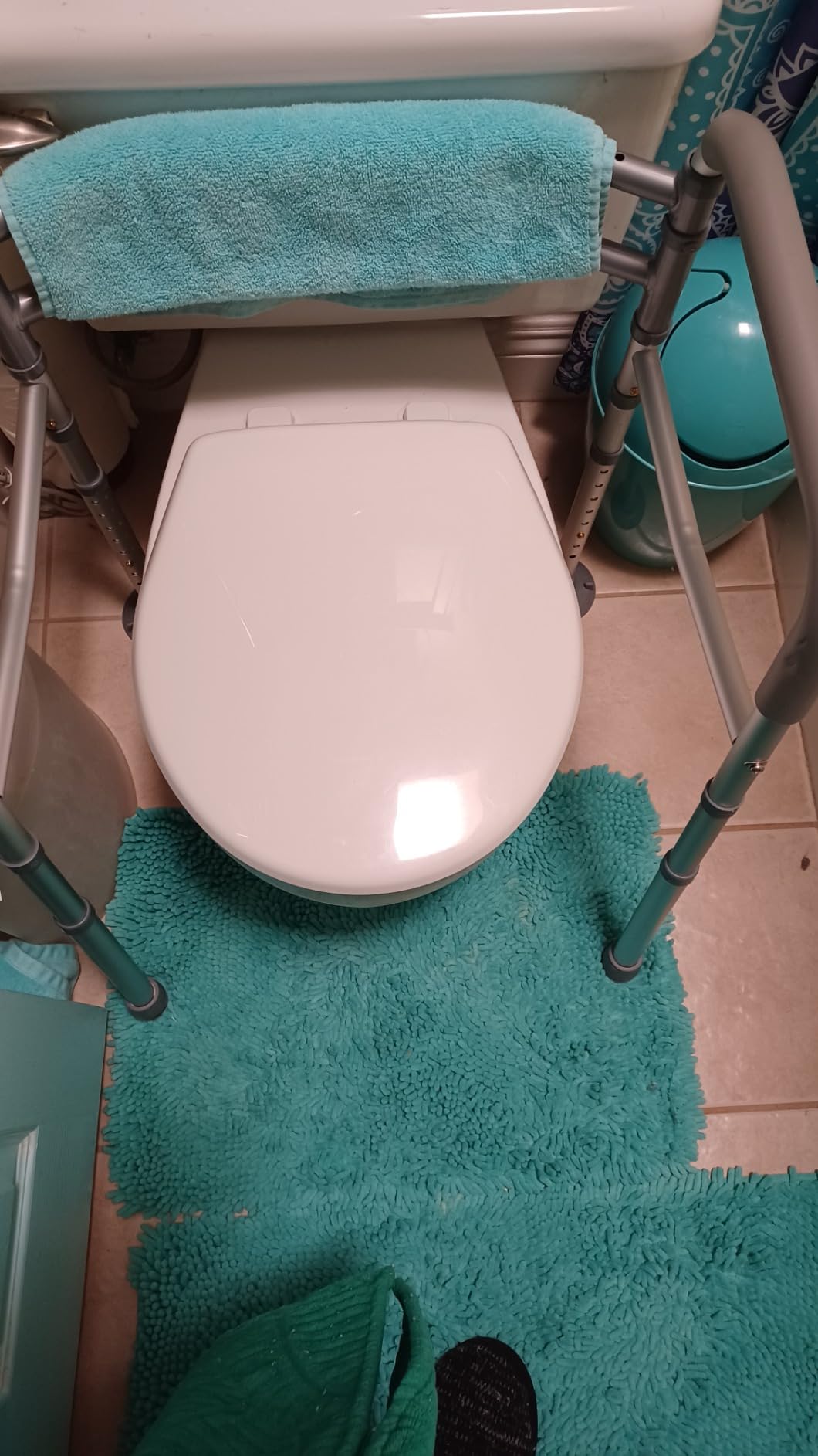 Medical king Toilet Safety Rail - Adjustable Detachable Toilet Safety Frame with Handles Heavy-Duty Toilet Safety Rails Stand Alone - Toilet Safety Rails for Elderly, Handicapped - Fits Most Toilets customer photo 1