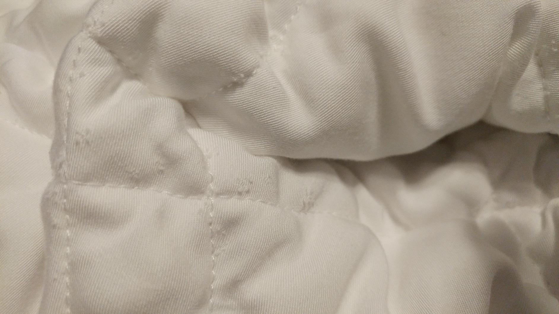 Aricove Cooling Weighted Blanket for Adults, 15 lbs, Full/Queen Size Weighted Blanket, 60x80 inches, Silky Soft Bamboo Viscose, Machine Washable, White customer photo 2