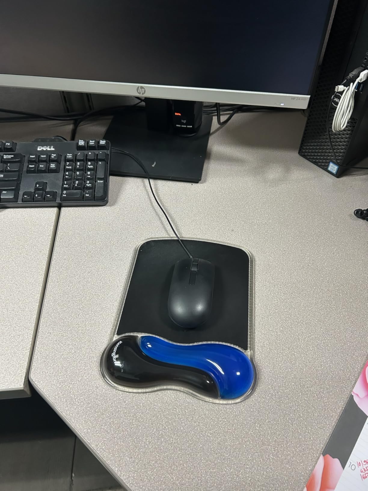 Kensington Duo Gel Wave Mouse Pad with Wrist Rest K62413WW, Black customer photo 2