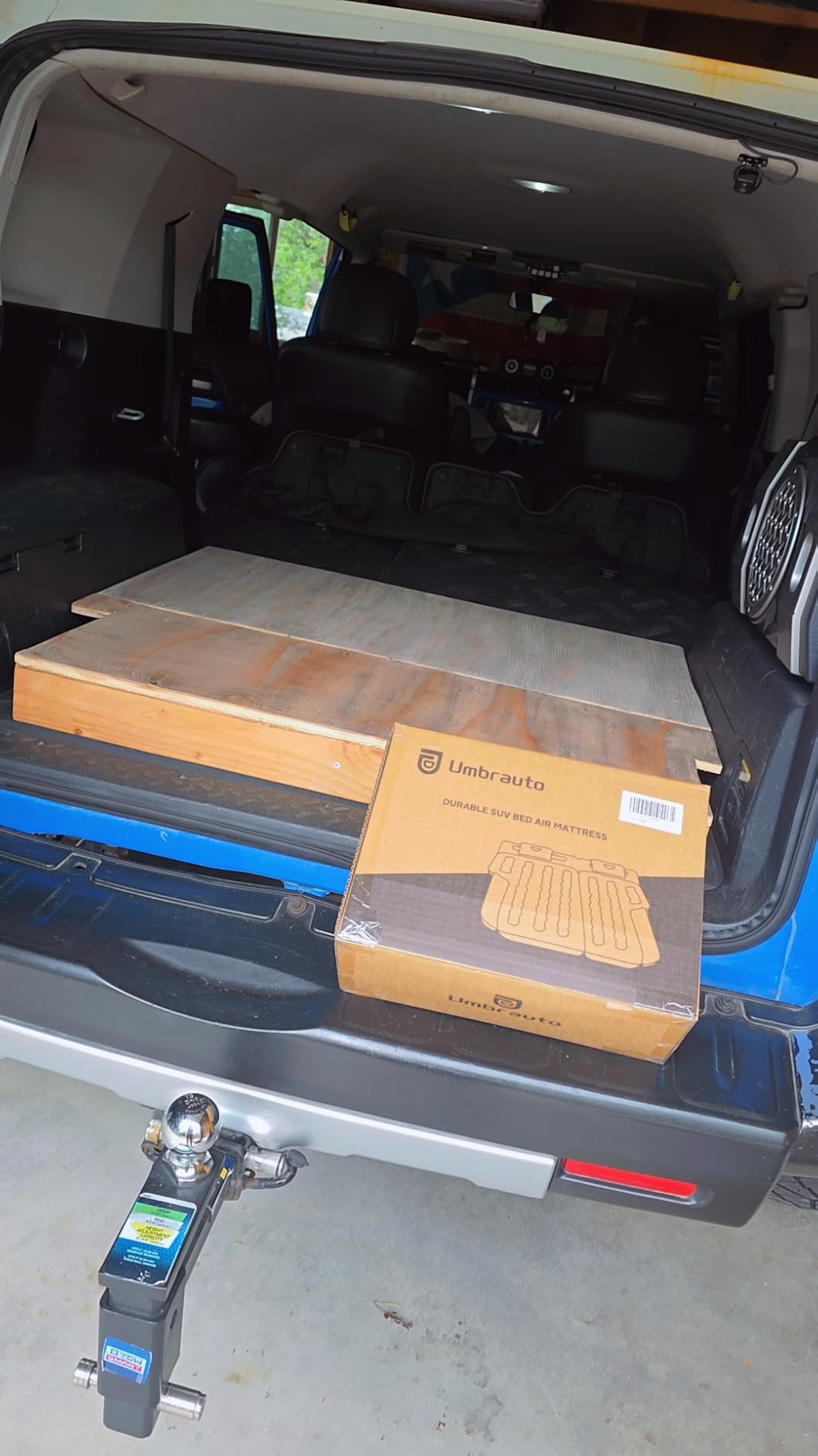 Umbrauto SUV Air Mattress for Trunk: Upgraded Car Camping Mattress with Flocked Surface and Extra Thick Bottom, Van Sleeping Bed for Back Seat with Pump, Nozzle, Repair Patch, Carry Bag customer photo 1