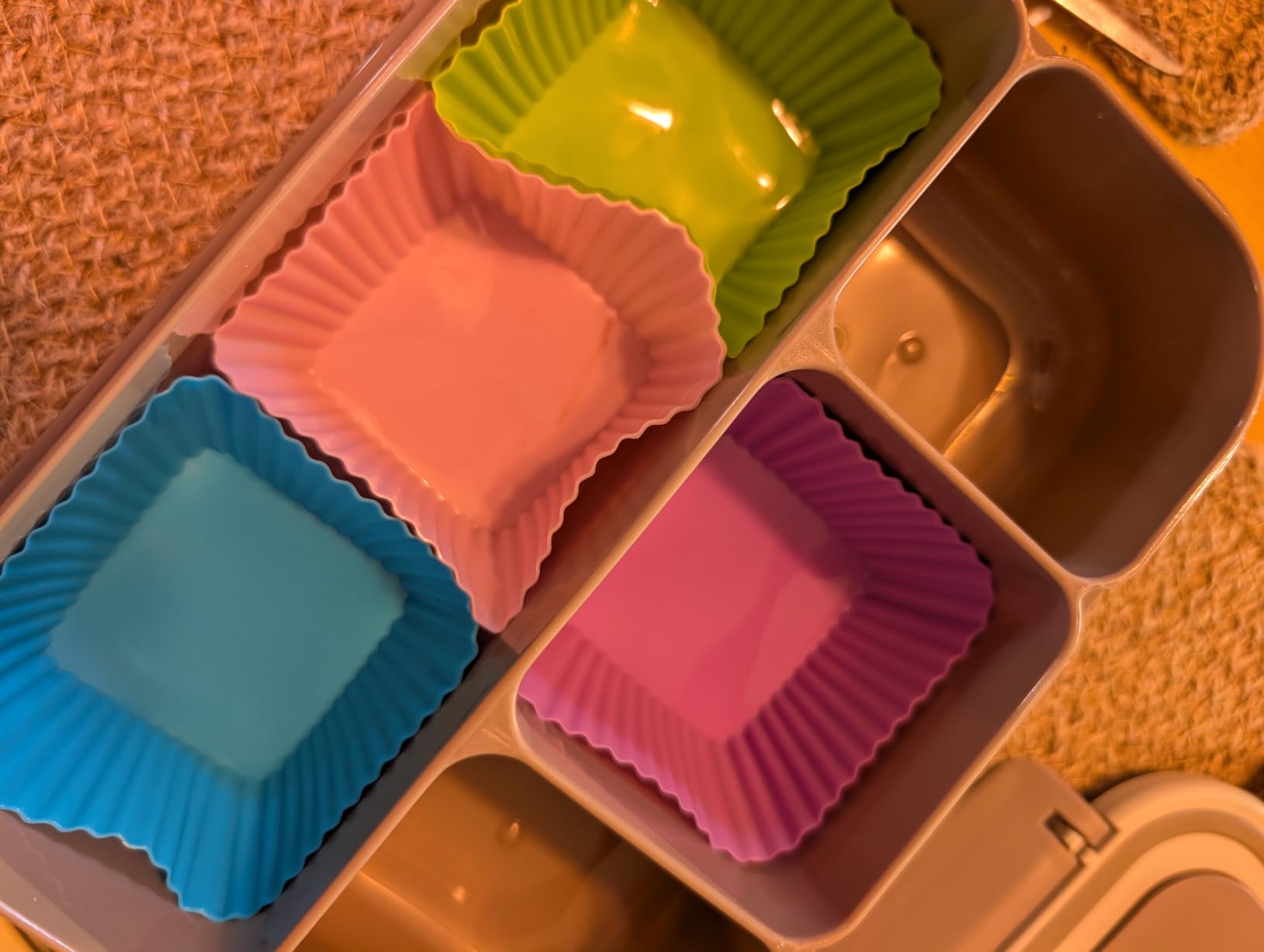 Bento Box Adult Lunch Box, Containers for Adults Men Women with 4 Compartments, Lunchable Food Container with Utensils, Sauce Jar, Muffin Liners, 40 Oz/5 Cup, Microwave & Dishwasher Safe, Brown customer photo 1