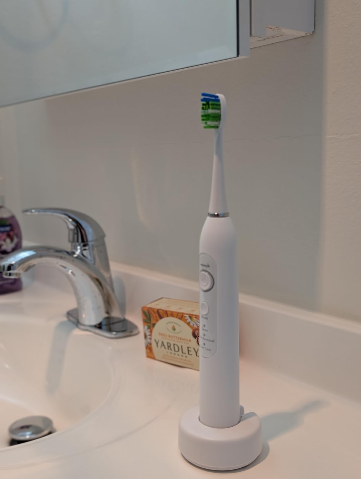 Waterpik Sensonic Sonic Electric Toothbrush, Rechargeable Toothbrush for Adults with 3 Modes, Travel Case, USB Charger, White STW-03W020, Packaging May Vary customer photo 1