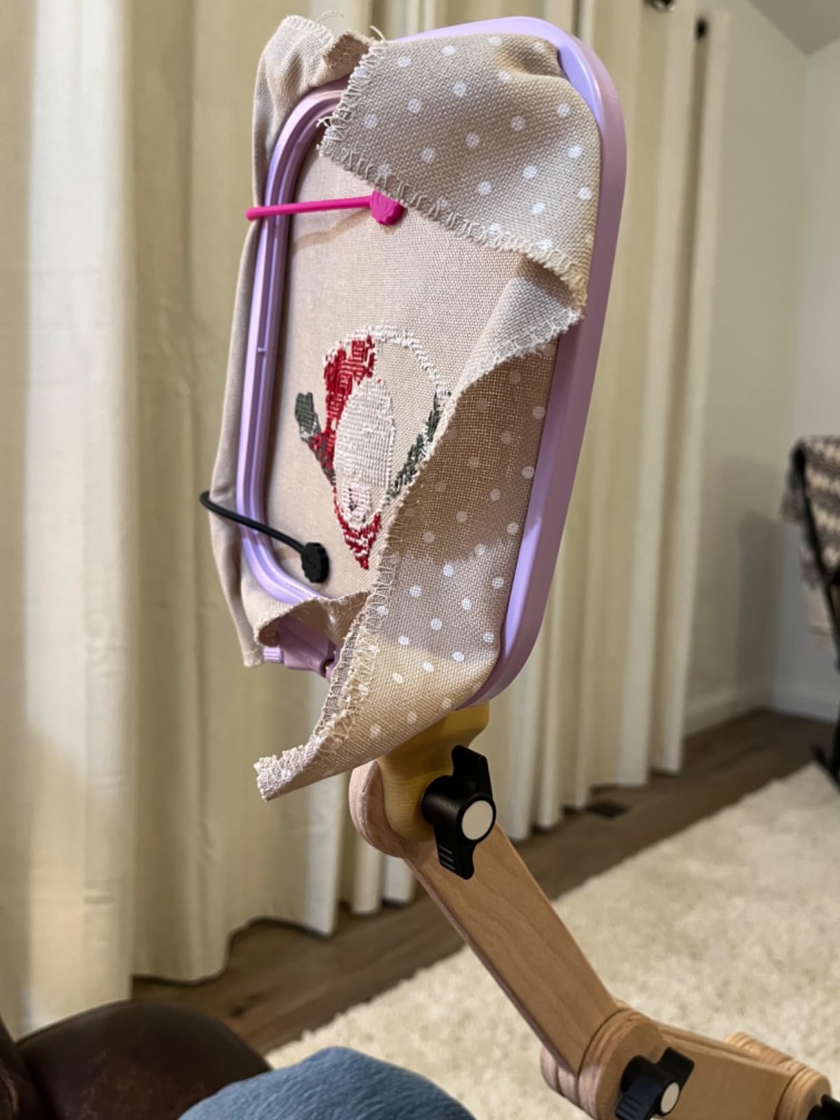 Nurge Large Legged Embroidery Seat Stand with Classic Head 38 Inch Height customer photo 2
