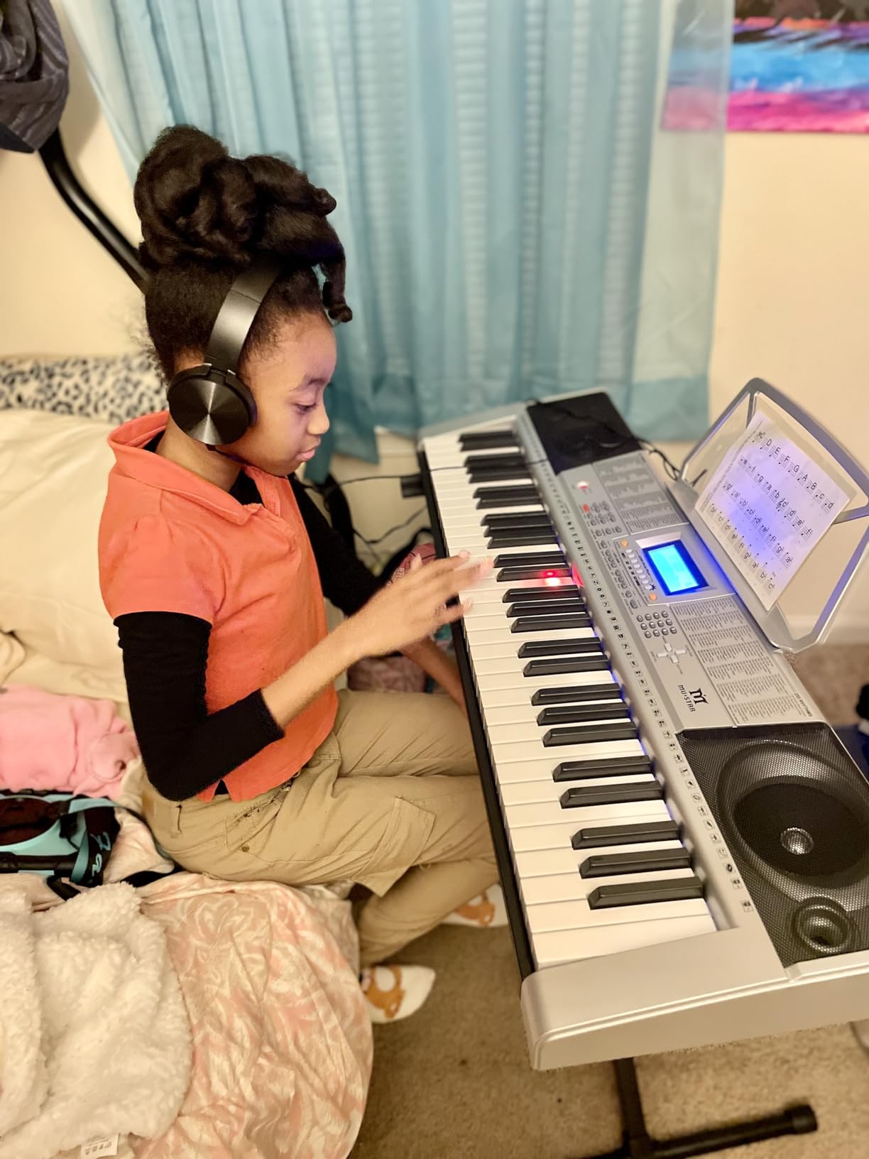 MUSTAR 61 Key Piano Keyboard, Electric Piano Keyboard with Lighted Up Keys customer photo 2