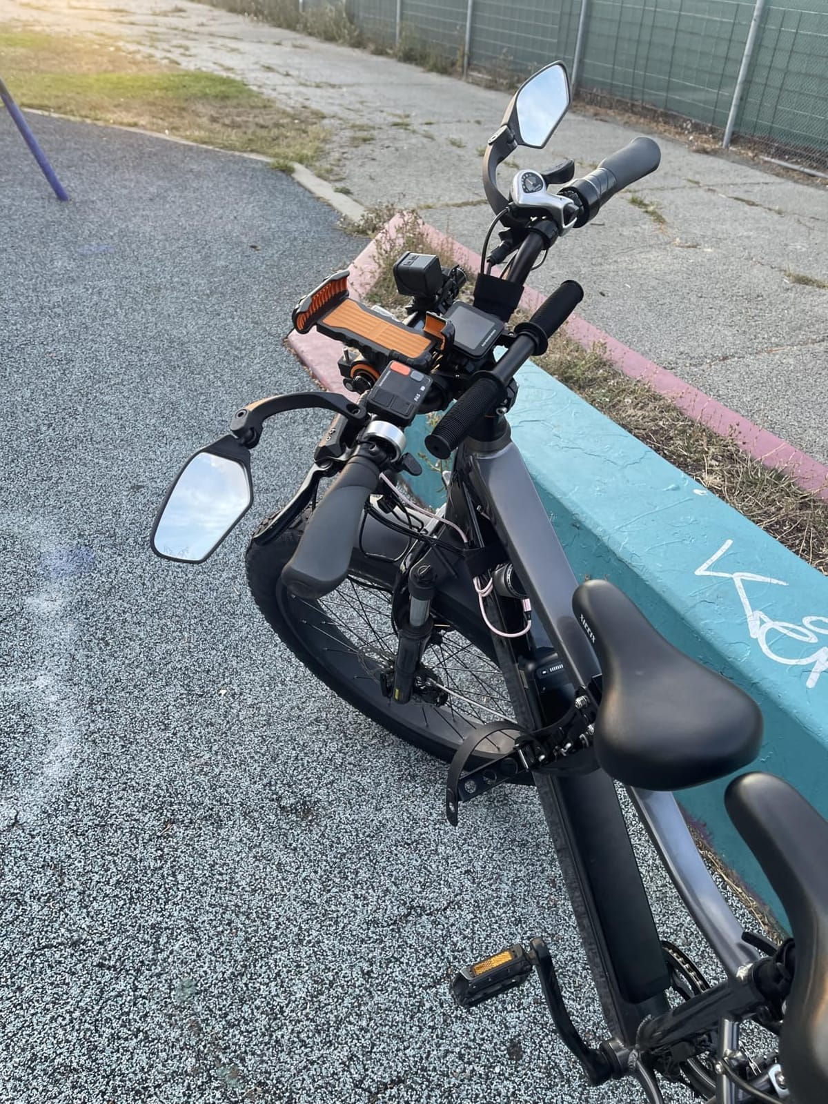 XIEEIX Child Bike Seat, Kids Bike Seat with Guardrail, High Seat Cushion Backrest Mountain Bike Child Bike Seat, Bicycle Child Safety Seat for Children from 1 to 3 Years Old customer photo 2