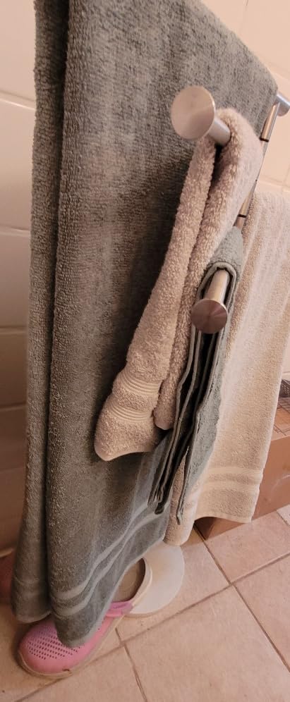 Freestanding Towel Rack, 40 Inch Tall Standing Towel Racks for Bathroom with Weighted Base, Modern Floor Towel Drying Holder Stand with 4 Swivel Arms, Stainless Steel, Chrome, YOFOVI customer photo 1
