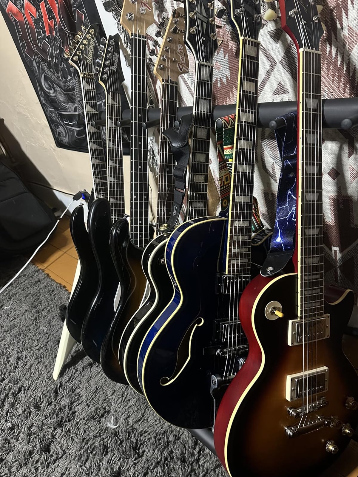 AODSK 5 Multi Guitar Stand Rack with Folding Design,Multiple Guitars Stand,Portable Black Guitar Holder,Black Guitar Display Holder for Guitar & Bass,Studio & Home (Square-5 Holder) customer photo 1