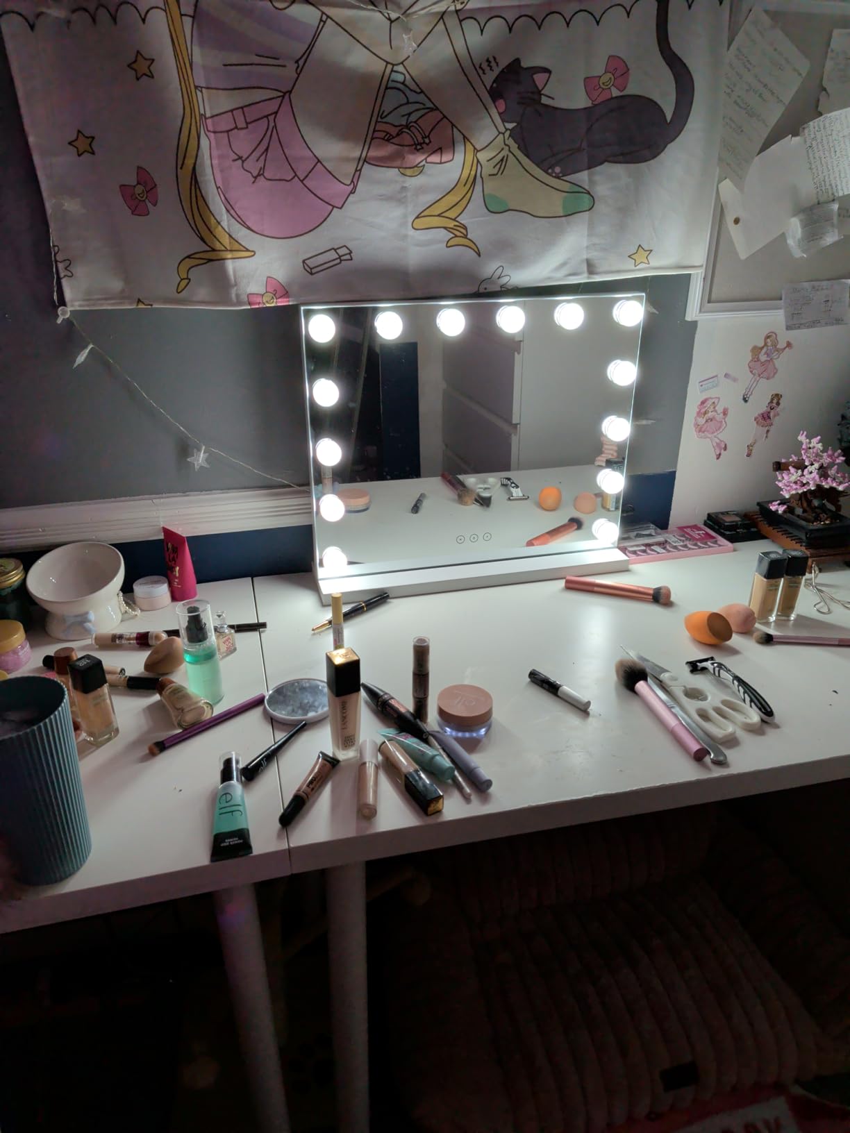 Vanity Mirror with Lights Lighted Makeup Mirror with Dimmable LED Bulbs,3 Color Lighting Modes,USB Charging Port Touch Control,Sturdy Metal Frame Design,White (50x40cm, 4.70) customer photo 1