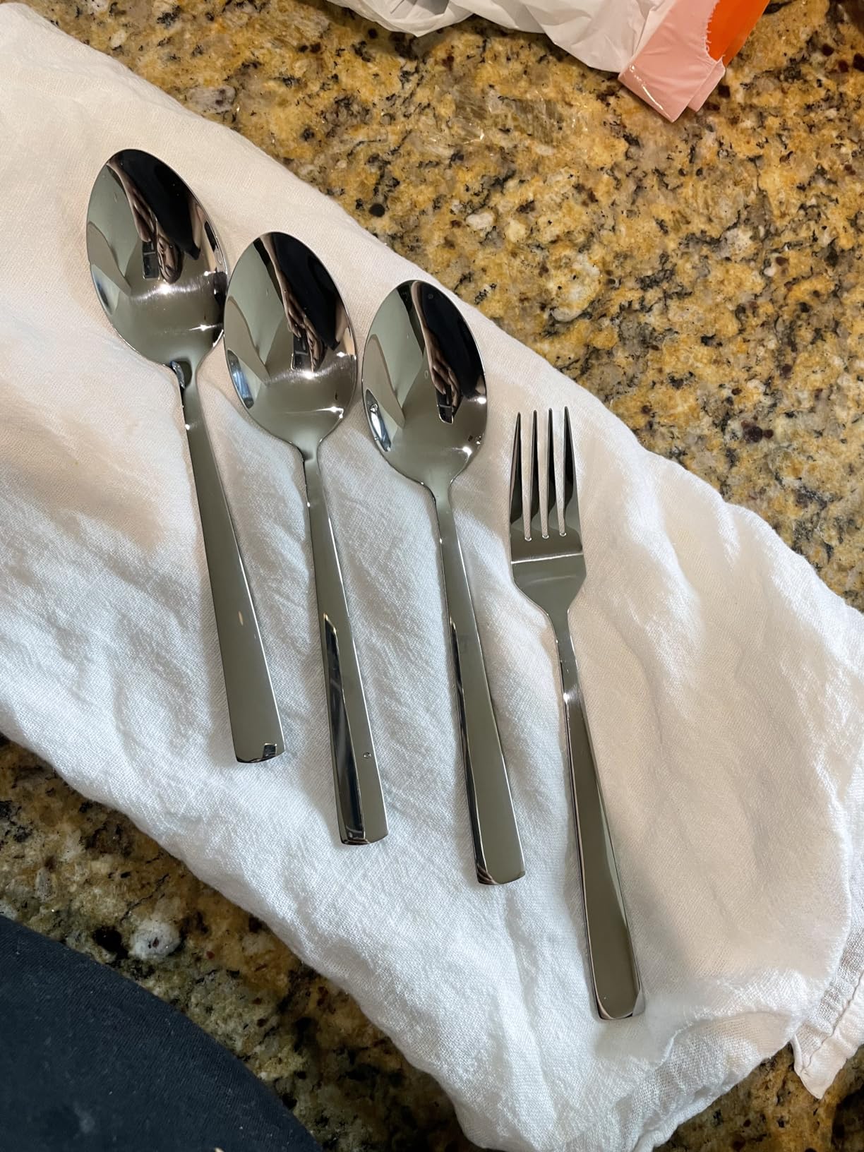 Yoehka 60 Piece Silverware Set, Stainless Steel Flatware Set for 12 customer photo 1