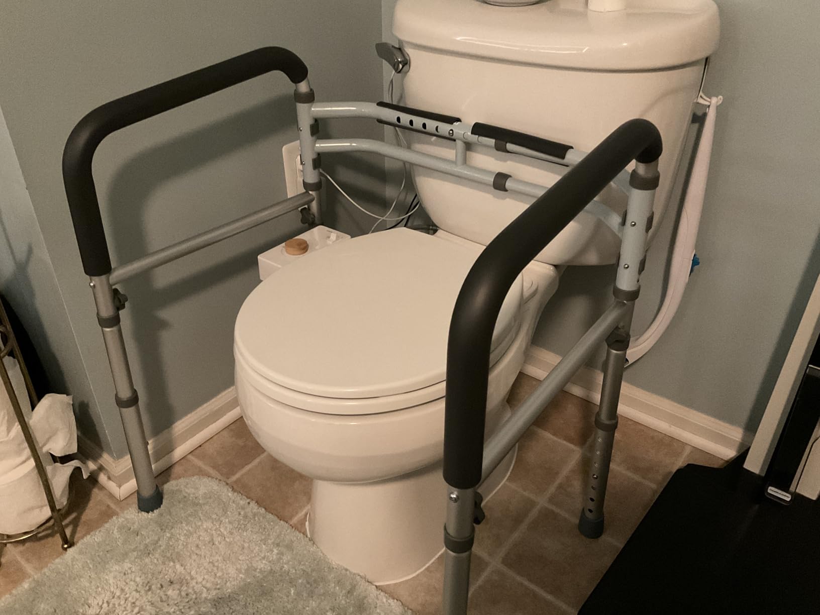 Lianjindun Toilet Safety Rails, 350 lbs, Adjustable Height & Width | Fits Most Toilets, Foldable Design, 350 Lbs Capacity, Aluminum Toilet Frame, Toilet Handles for Seniors, Disabled, Handicap customer photo 2