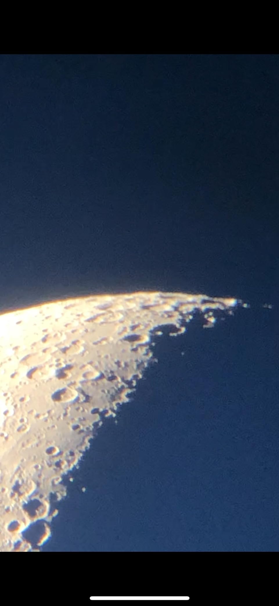 Celestron StarSense Explorer 150mm App-Enabled Tabletop Dobsonian Telescope customer photo 2