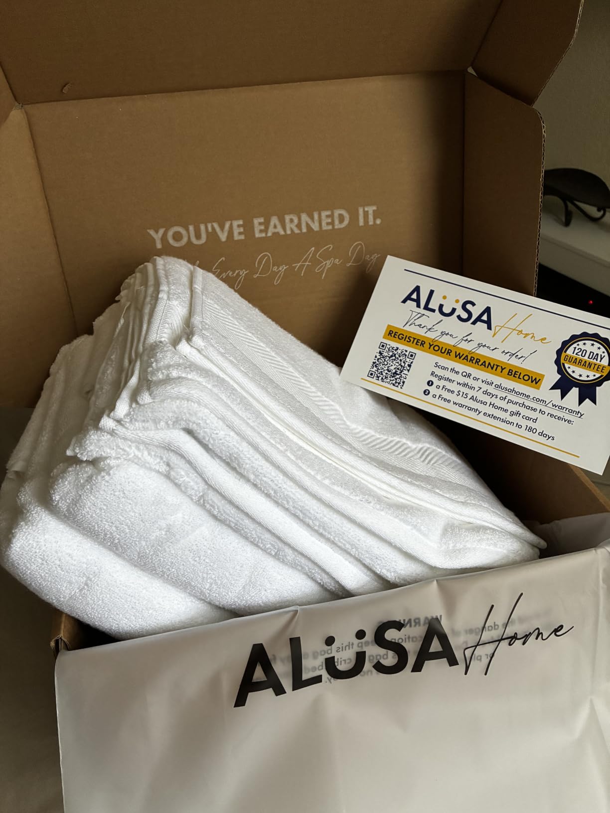 Alusa Home Ultra Soft & Plush Viscose from Bamboo Bath Towels - 700 GSM Luxury Bath Towels - 6 Piece Set - Super Absorbent & Quick Drying (White) customer photo 1