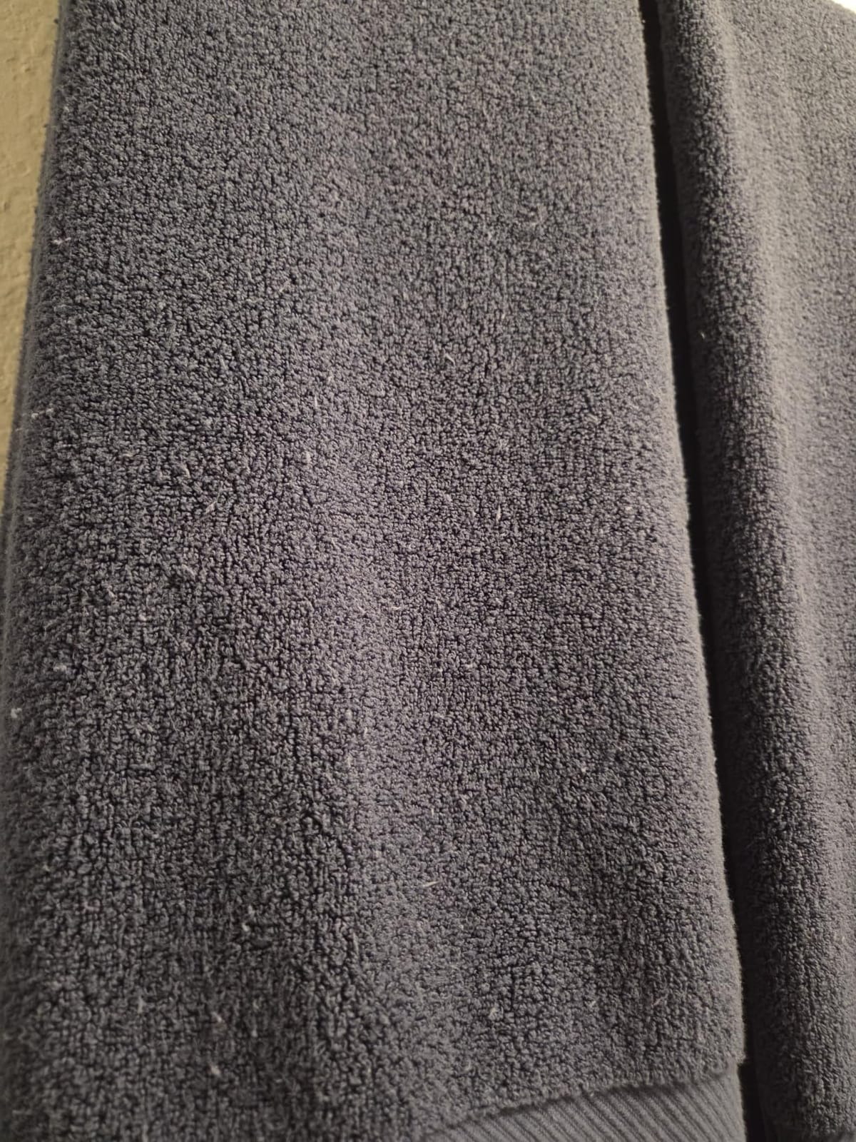 Alusa Home Ultra Soft & Plush Viscose from Bamboo Bath Towels - 700 GSM Luxury Bath Towels - 6 Piece Set - Super Absorbent & Quick Drying (White) customer photo 2