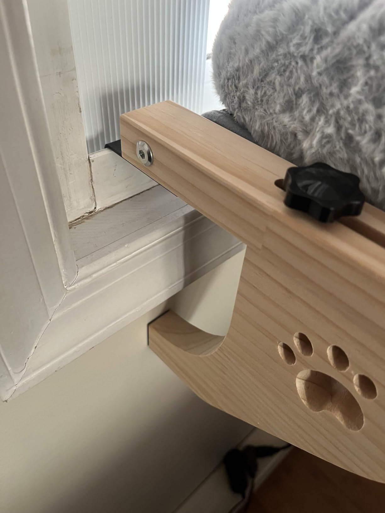 AMOSIJOY Wooden Cat Windowsill Perch with Zipper Cushion Bed, 24.4in customer photo 1