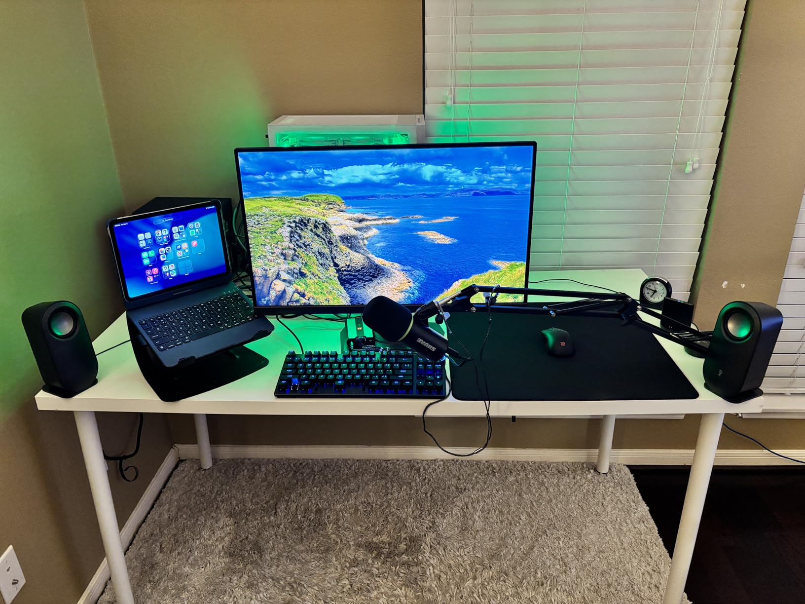 Razer Huntsman V3 Pro TKL Esports Gaming Keyboard, Black | Analog Optical Switches, Snap Tap, Rapid Trigger, Adjustable Actuation, Media Keys & Dial, Doubleshot PBT Keycaps, Wrist Rest customer photo 2