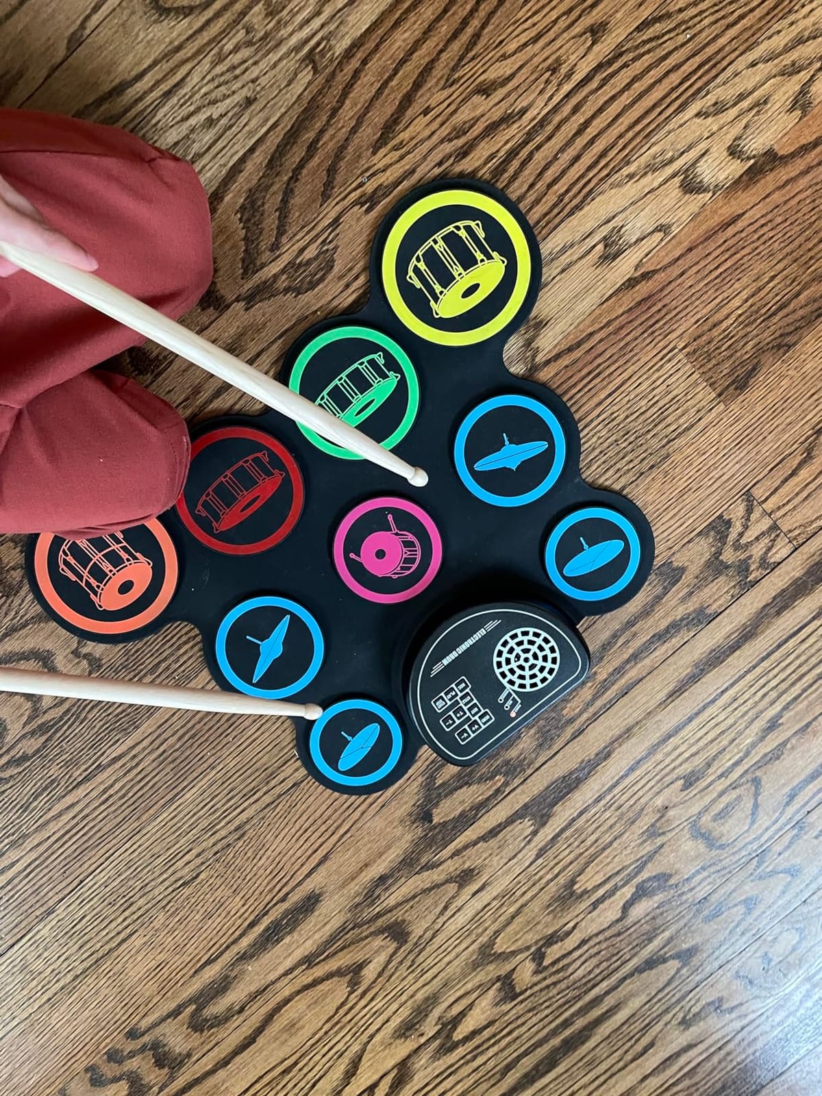 Sboet Electronic Drum Set, 9-Drum Practice Pad with Headphone Jack, Roll-up Drum Kit Machine with Built-in Speaker Drum Pedals and Sticks 10 Hours Playtime, Great Christmas Holiday Gifts for Kids customer photo 2