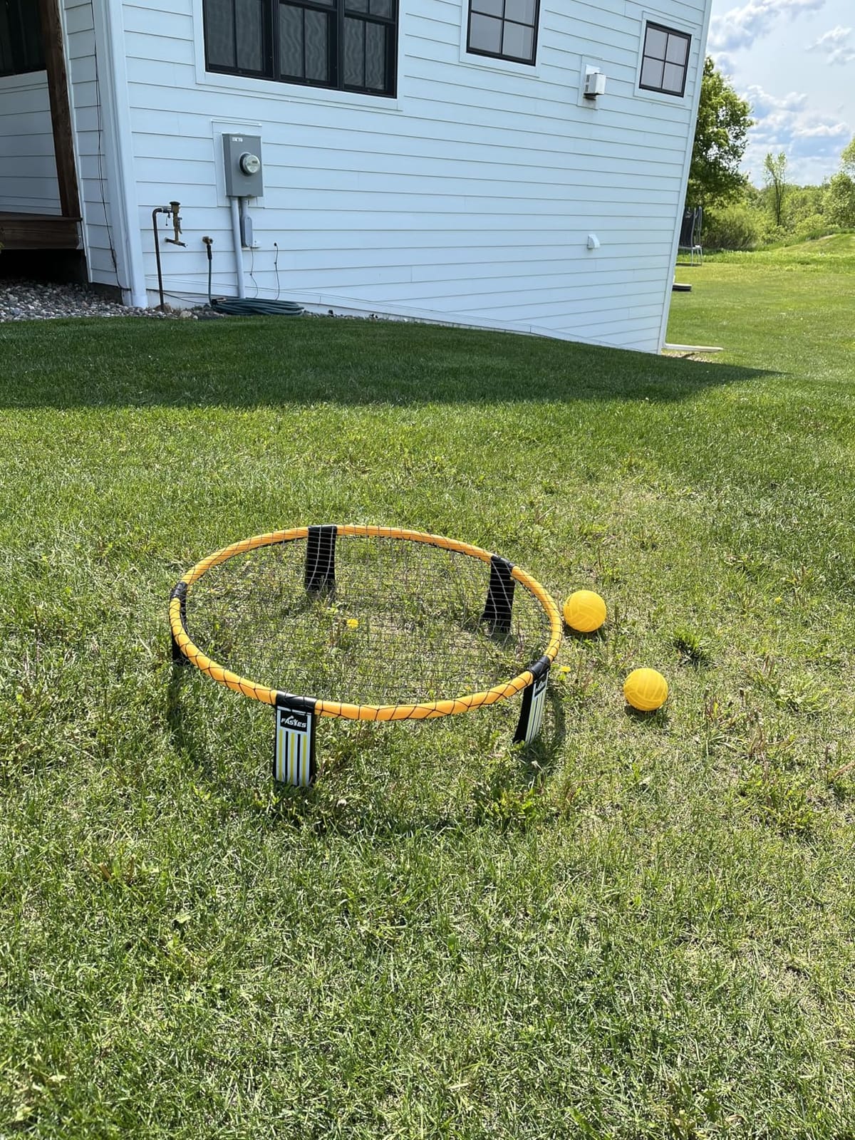 Outdoor Beach Ball Game Includes 3 Balls, Net and Carrying Bag -Roundnet Game Set for Adults, Kids, and Family - Perfect for Beach, Yard, Lawn, Backyard, and Park customer photo 2