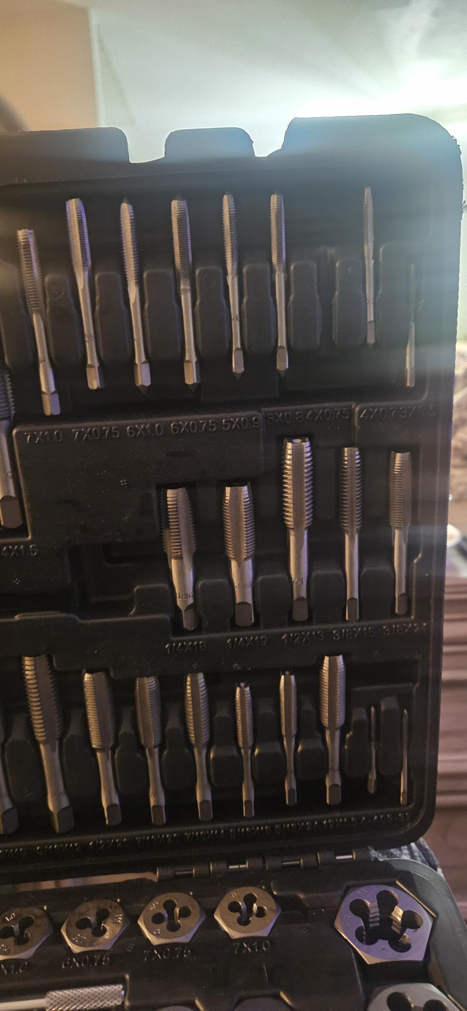 VEVOR Tap and Die Set 116 Pcs Metric and SAE Size Bearing Steel Taps Dies customer photo 2