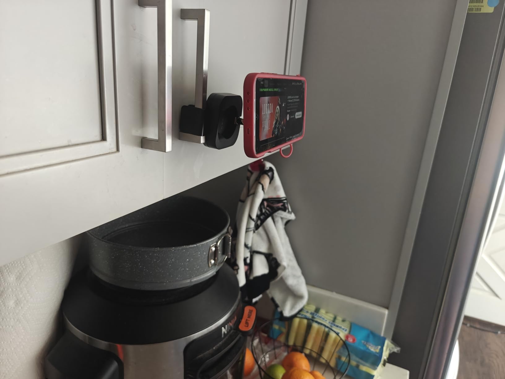 LISEN Airplane Travel Essentials for Flying Airplane Phone Holder for Desk customer photo 2