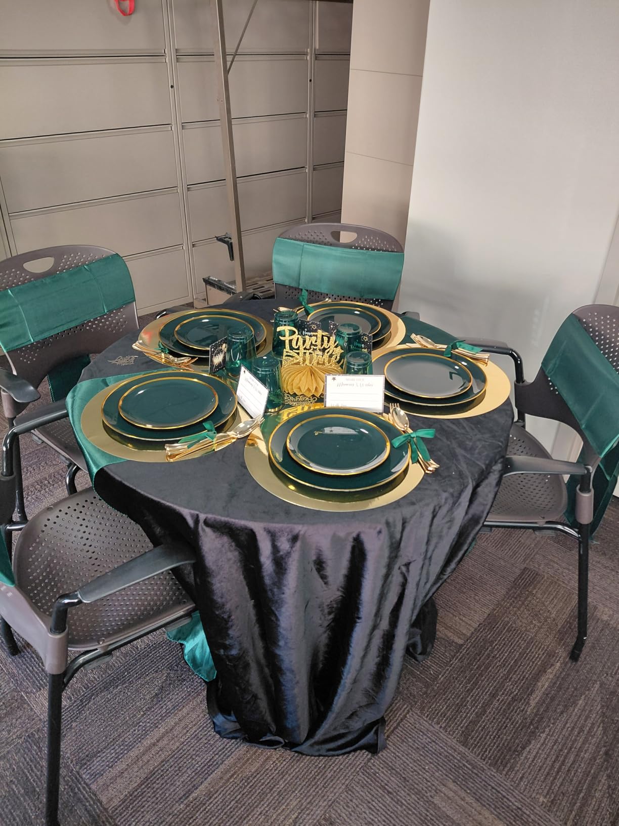 KesaPlan 100PCS 13in Round Gold Placemats, Disposable Paper Chargers Plate customer photo 1