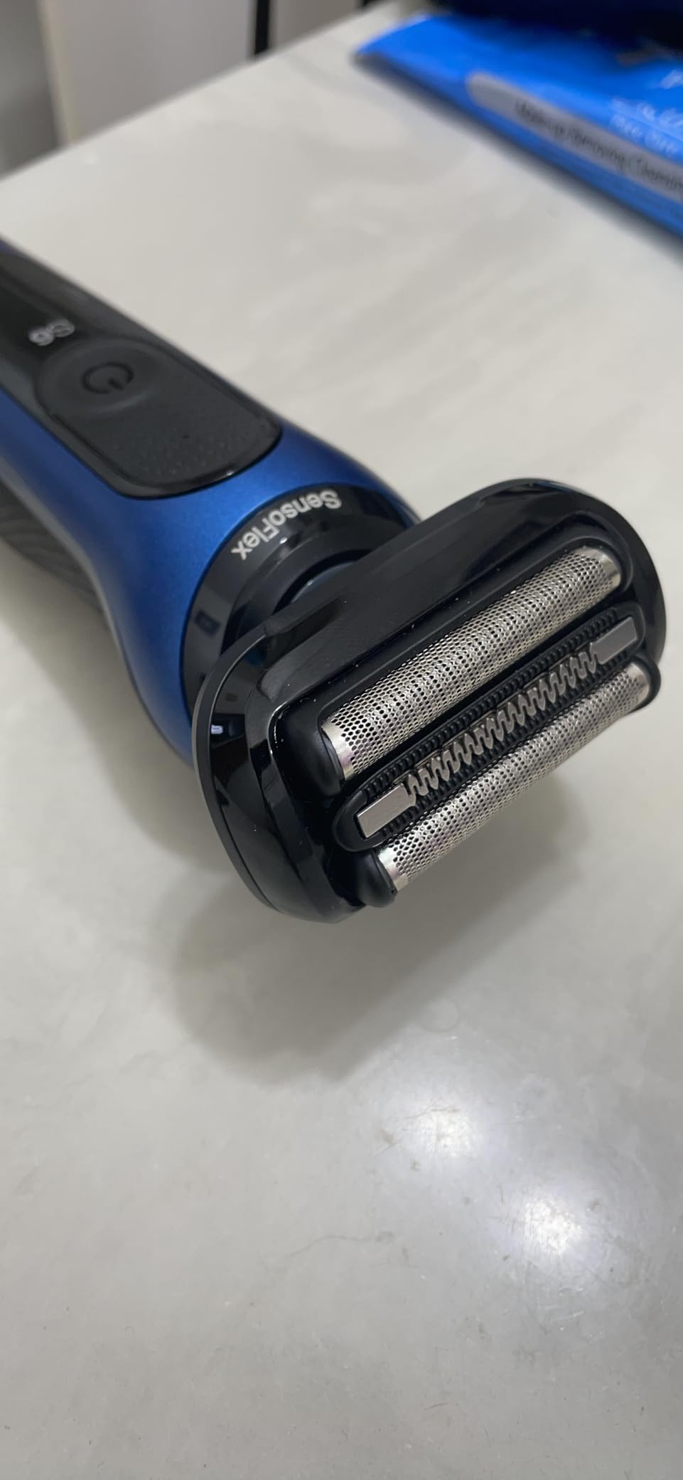 Braun Electric Shaver for Men, Series 6 6120s, Wet & Dry Shave, Turbo & Gentle Shaving Modes, with Precision Trimmer & Pouch, Blue customer photo 1