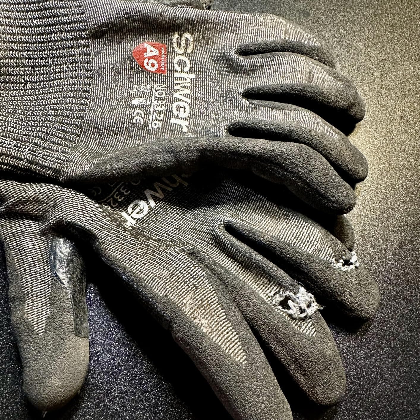 Schwer FreezeGuard-X Winter Work Gloves for Men and Women, ANSI A9 Cut Resistant Gloves for Extreme Protection, Freezer Glove With Super Grip, Touchscreen, Thermal Insulated, PM3326-W (XL,1 Pair) customer photo 2