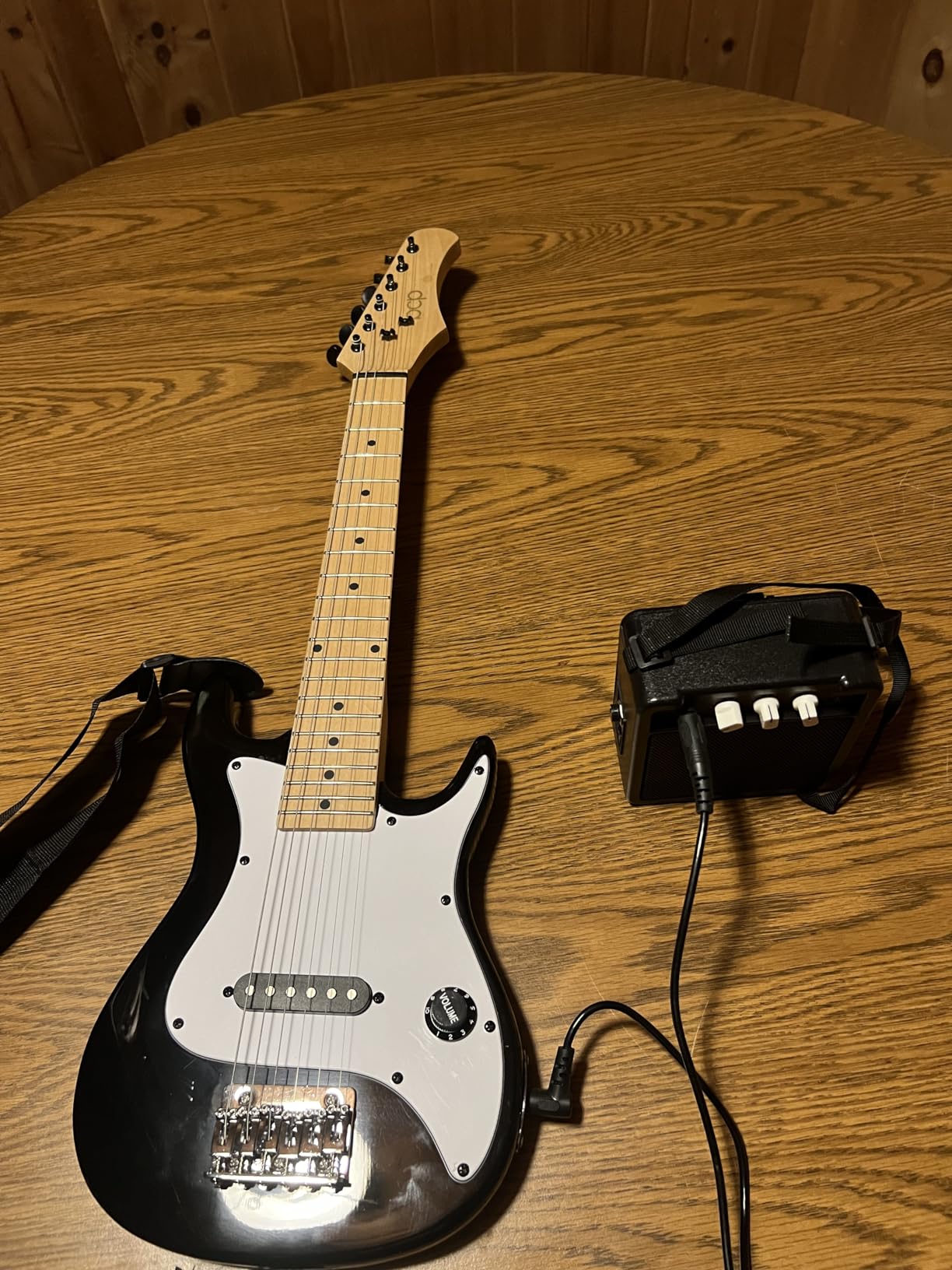 Best Choice Products 30in Kids Electric Guitar Beginner Starter Kit w/ 5W Amplifier, Strap, Gig Bag, Strings, Picks - Metallic Blue customer photo 2