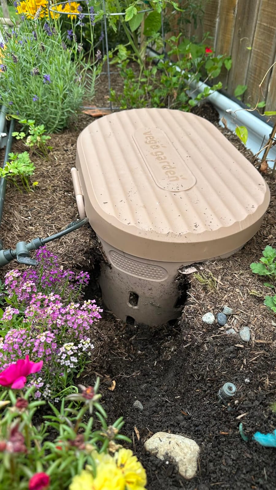 Vego Garden In-Ground Worm Composter Outdoor Farm Compost Bin 7 Gallons BPA-Free Composting System for Raised Garden Beds, Sage Green customer photo 2