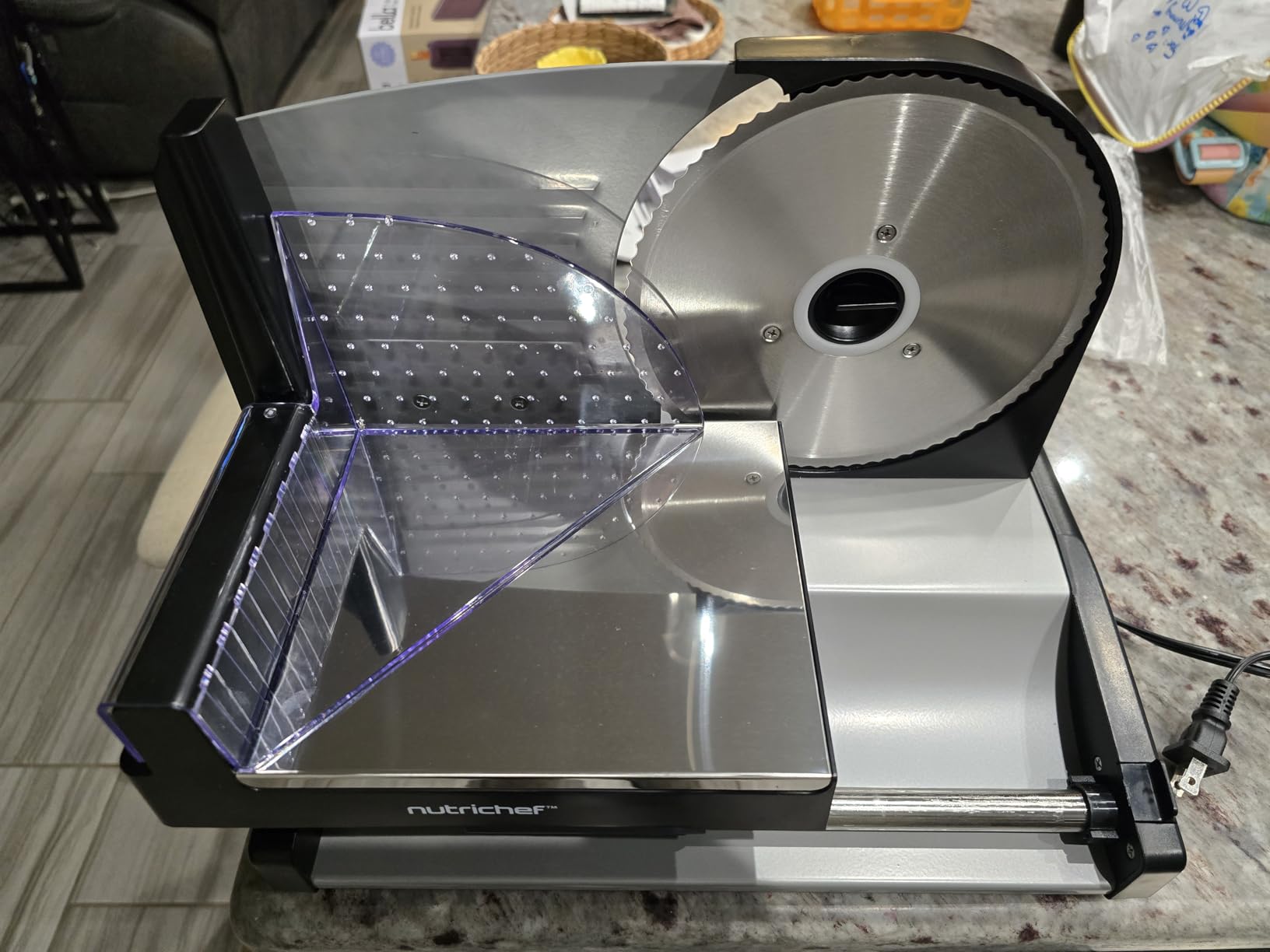 Nutrichef Electric Meat Slicer | 200W Automatic Meat, Deli & Bread Slicer | Adjustable Dial for 0-15mm Cutting Range Thickness | Removable 7.5 IN Stainless Steel Blade & Food Pusher for Safety (Black) customer photo 1