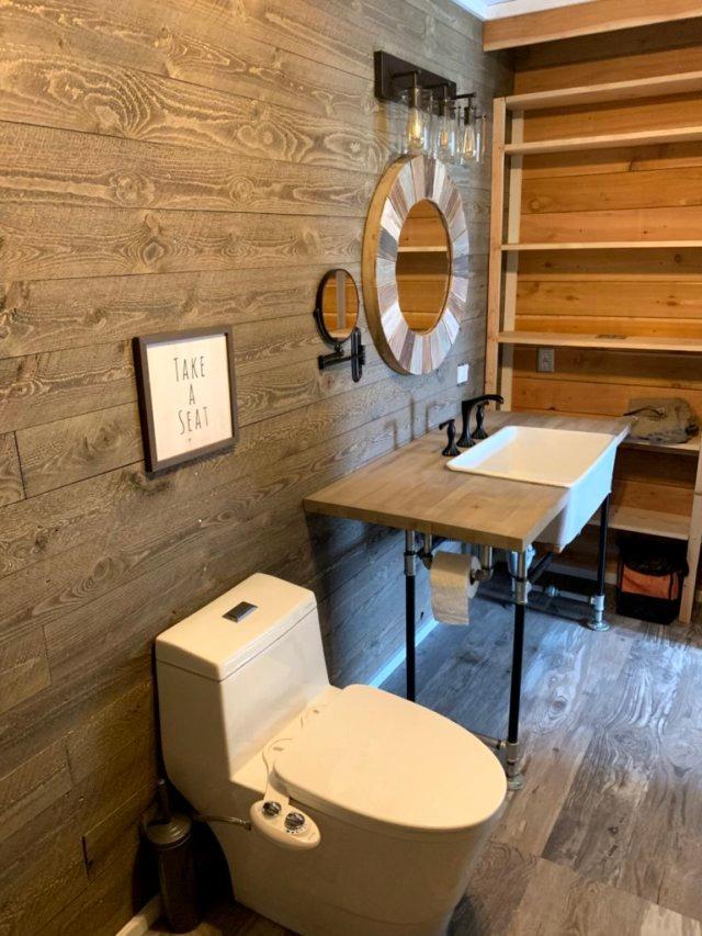 WOODBRIDGEE One Piece Toilet with Soft Closing Seat, Chair Height, 1.28 GPF Dual, Water Sensed, 1000 Gram MaP Flushing Score Toilet with Mattle Black, White,B0940-F-MB customer photo 2