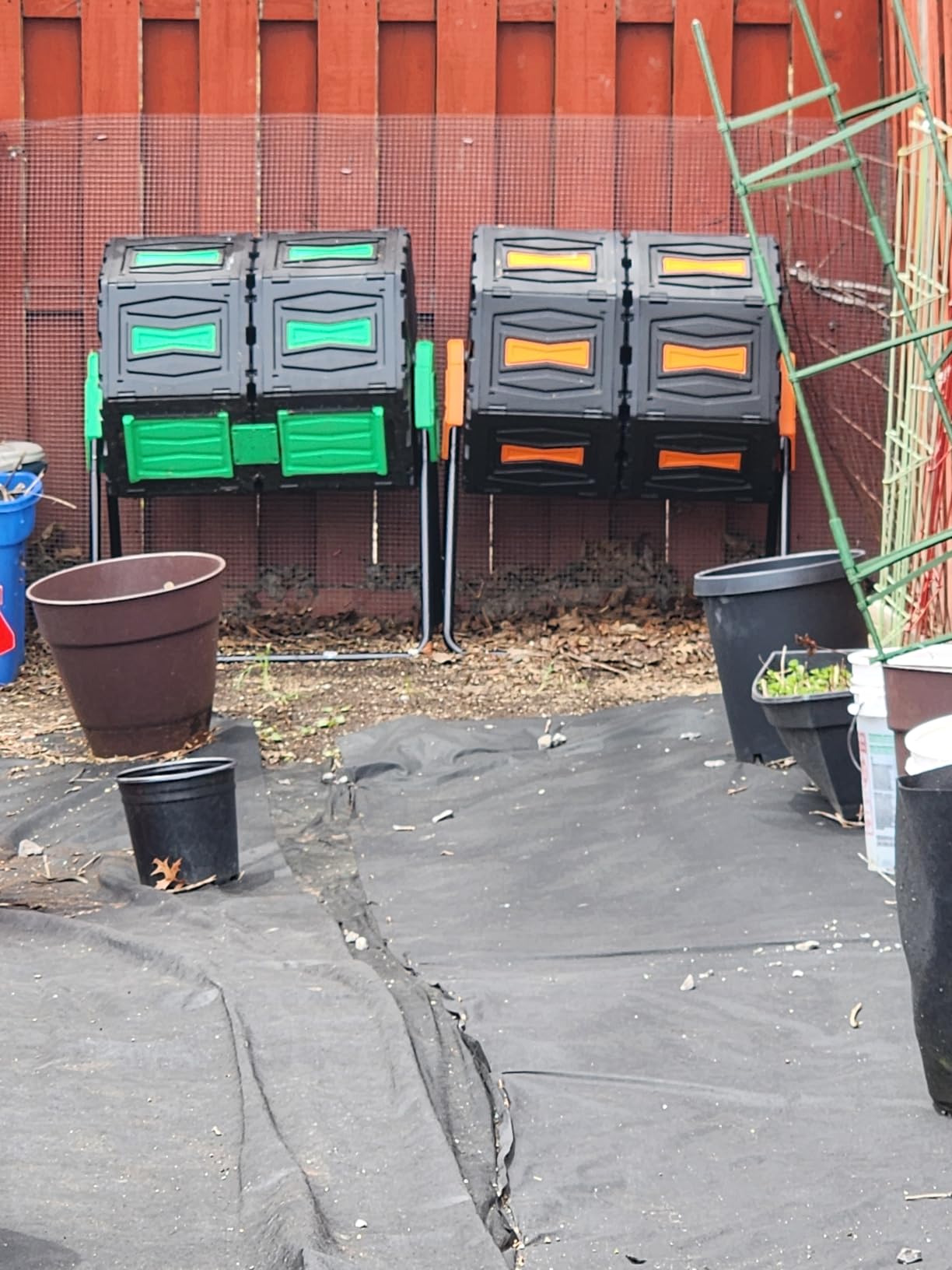 Compost Tumbler, Easy Assemble & Efficient Outdoor Compost Bin, 45 Gallon/170 Liter Large Dual Chamber Rotating Composter for Garden, Kitchen, and Yard Waste, Green Door customer photo 2