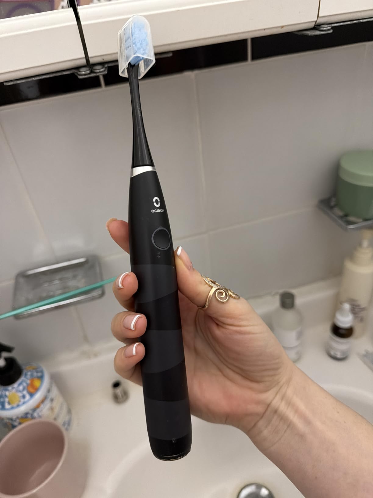 Oclean Electric Toothbrush for Adults, 150 Days Battery Life Electric Toothbrush, USB Rechargeable Sonic Travel Toothbrush with 6 Brush Heads & Travel Case, 5 Modes and Smart Timer customer photo 2