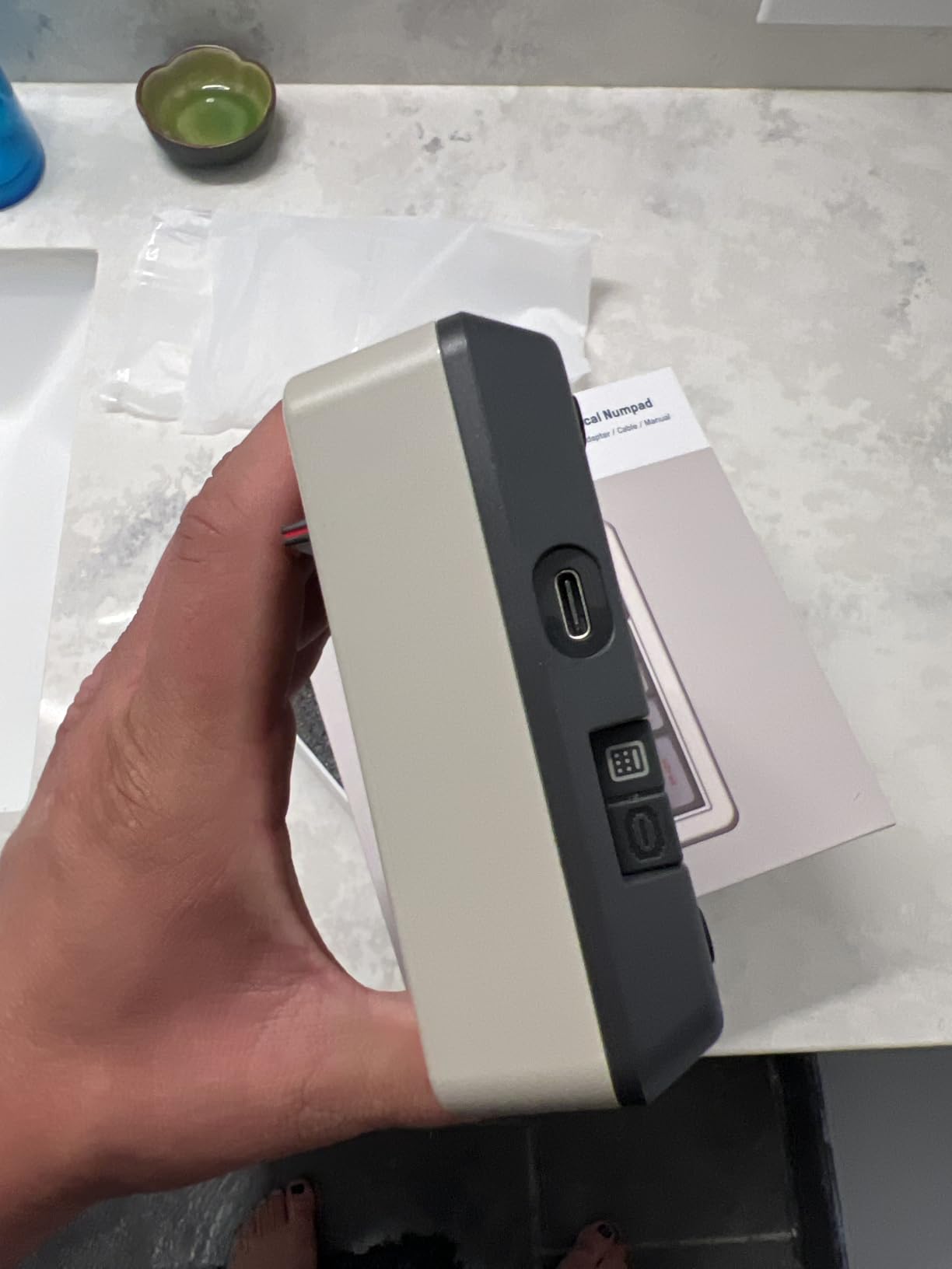 8BitDo Retro 18 Mechanical Numpad, Supports Calculator Mode, Bluetooth/2.4G/Wired Numpad for Windows and Android - N Edition customer photo 1